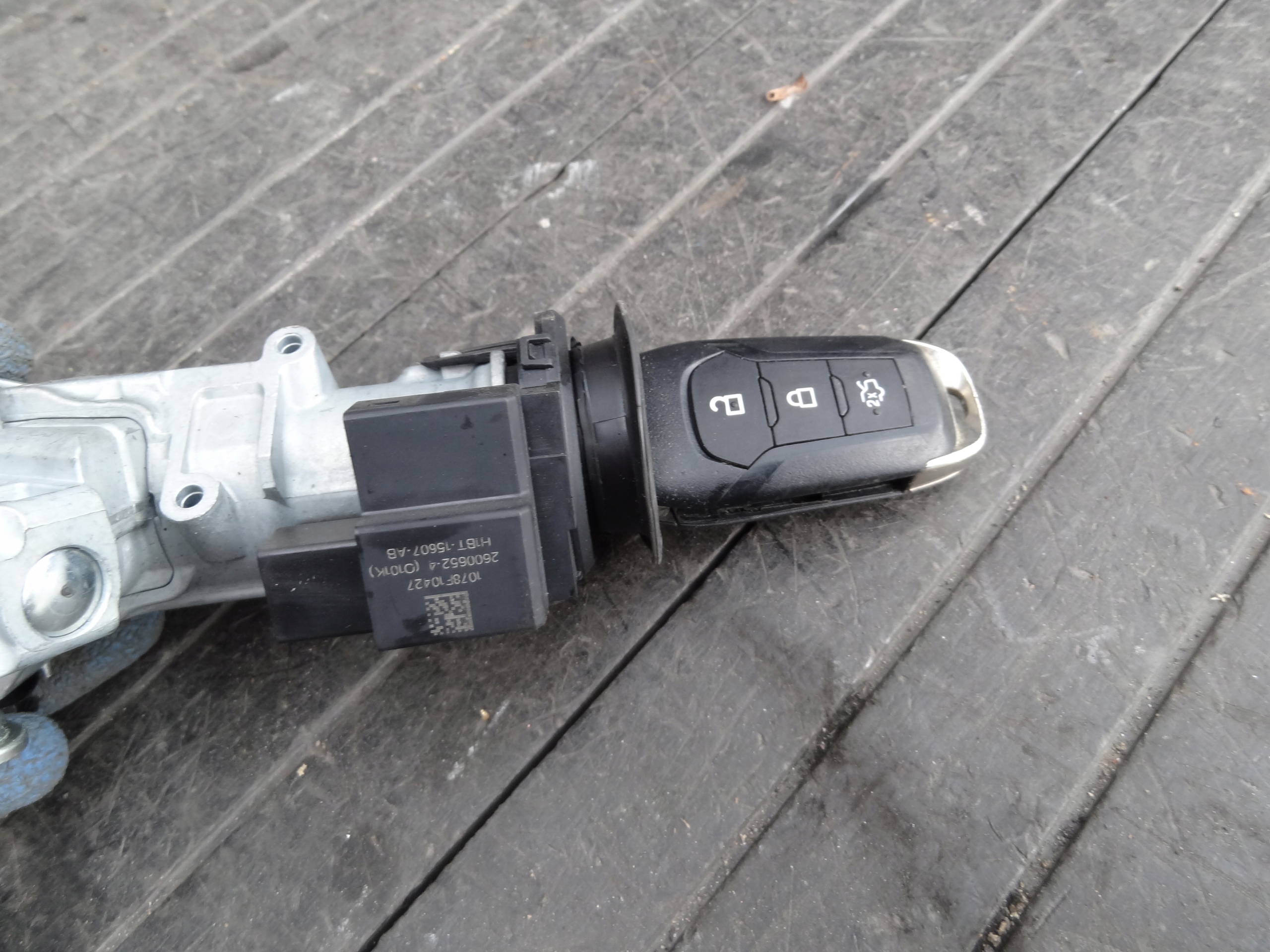 FORD FOCUS MK4 2018 1,0 ECOBOOST STACYJKA + KLUCZYK KOMPLET ORYGINAL Producent części Ford OE