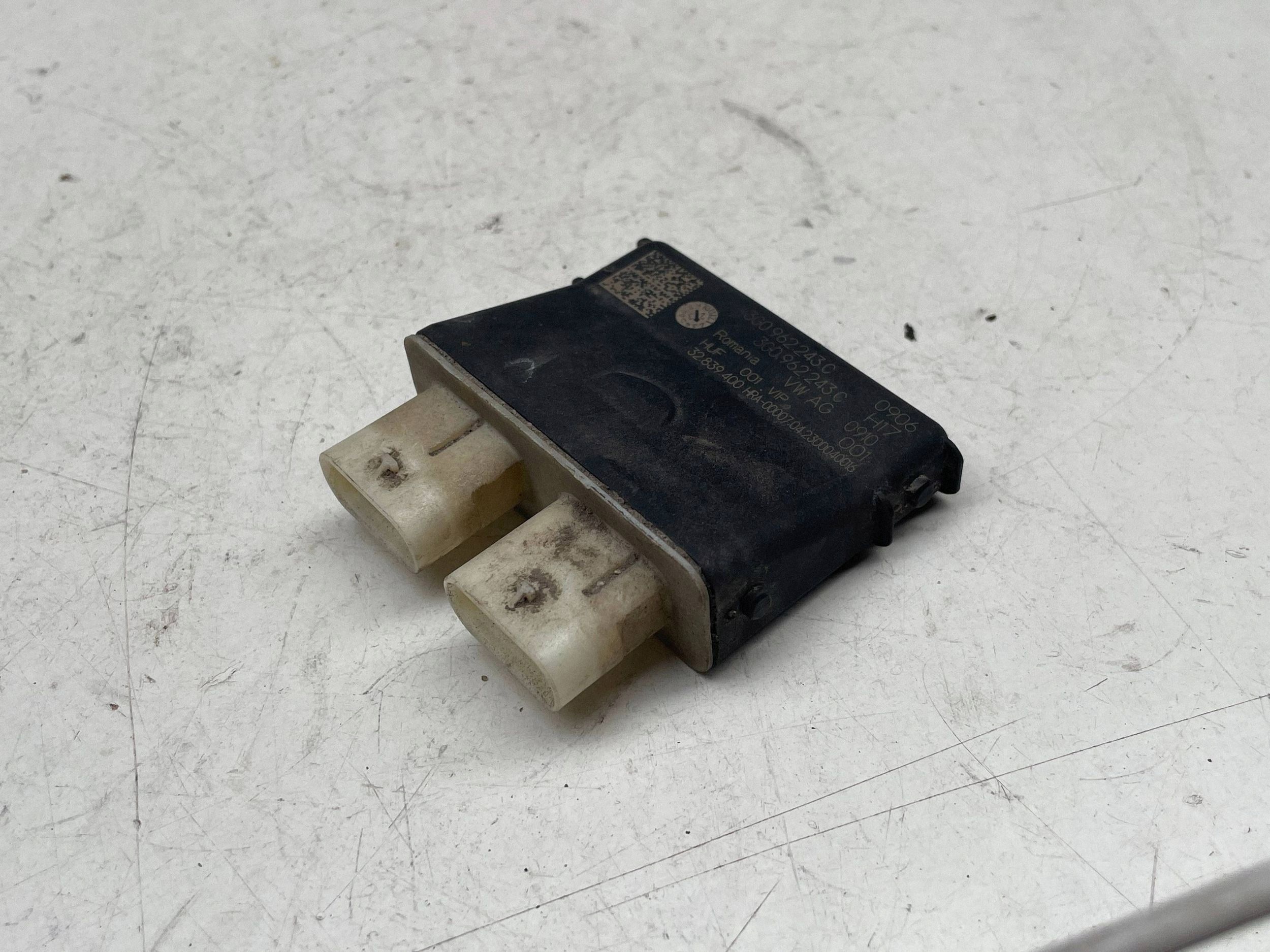 module bonnet boot SKODA VOLKSWAGEN ARTEON 3G0962243C