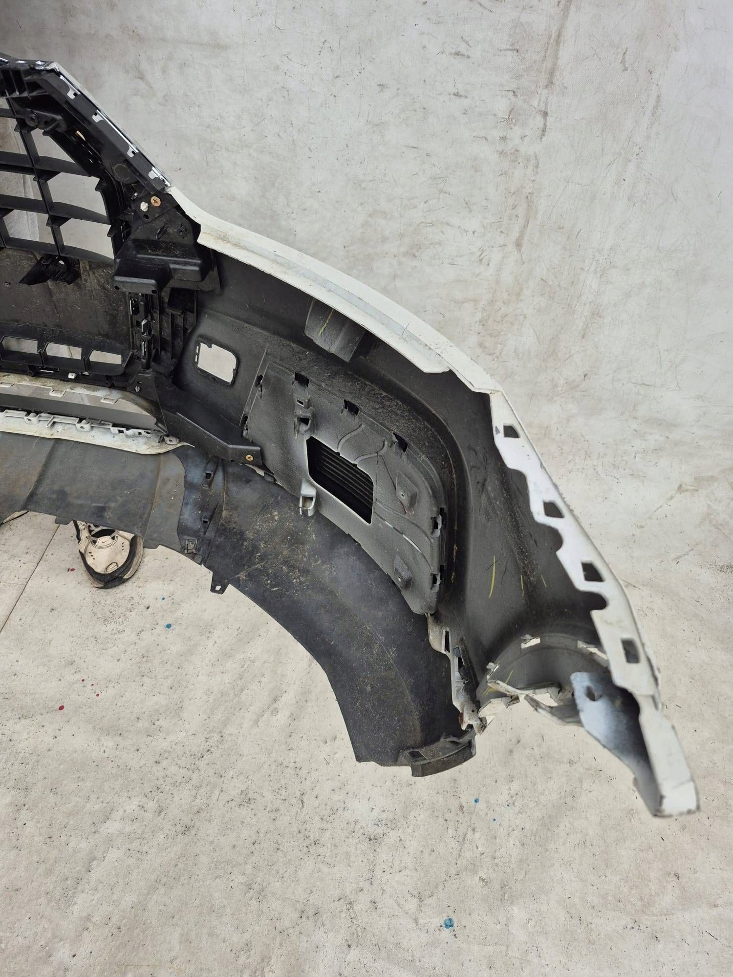 AUDI Q3 8U0 LIFT 14- bumper front front PDC SPR 8U0807437AD