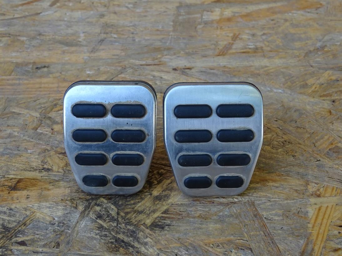 AUDI TT 8J Q3 8U LIFT NAKŁADKI NA PEDAŁY SPRZĘGŁO HAMULEC CHROM KOMPLET