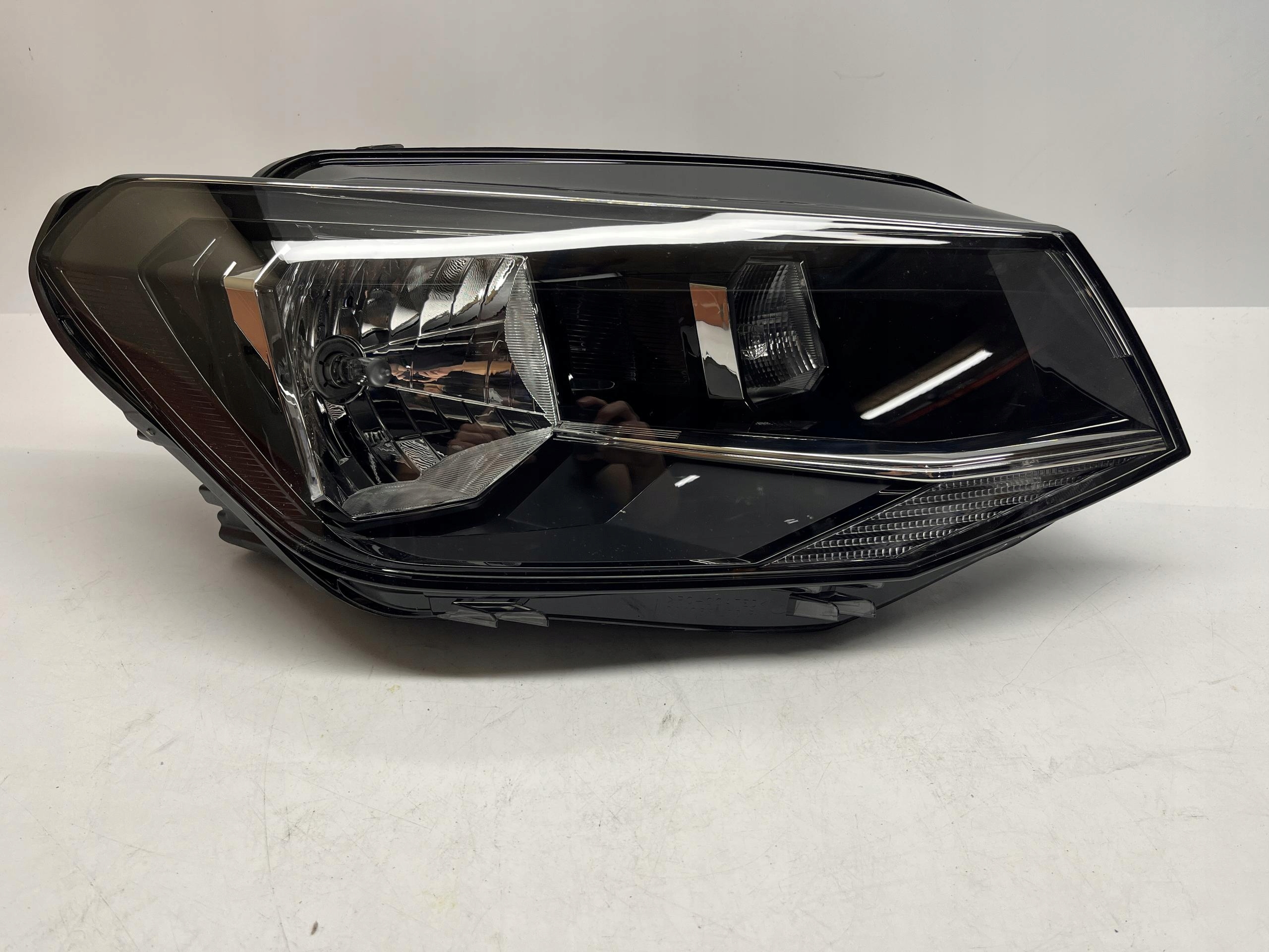 фара перед правая vw Caddy III РЕСТАЙЛИНГ 2K1941016A
