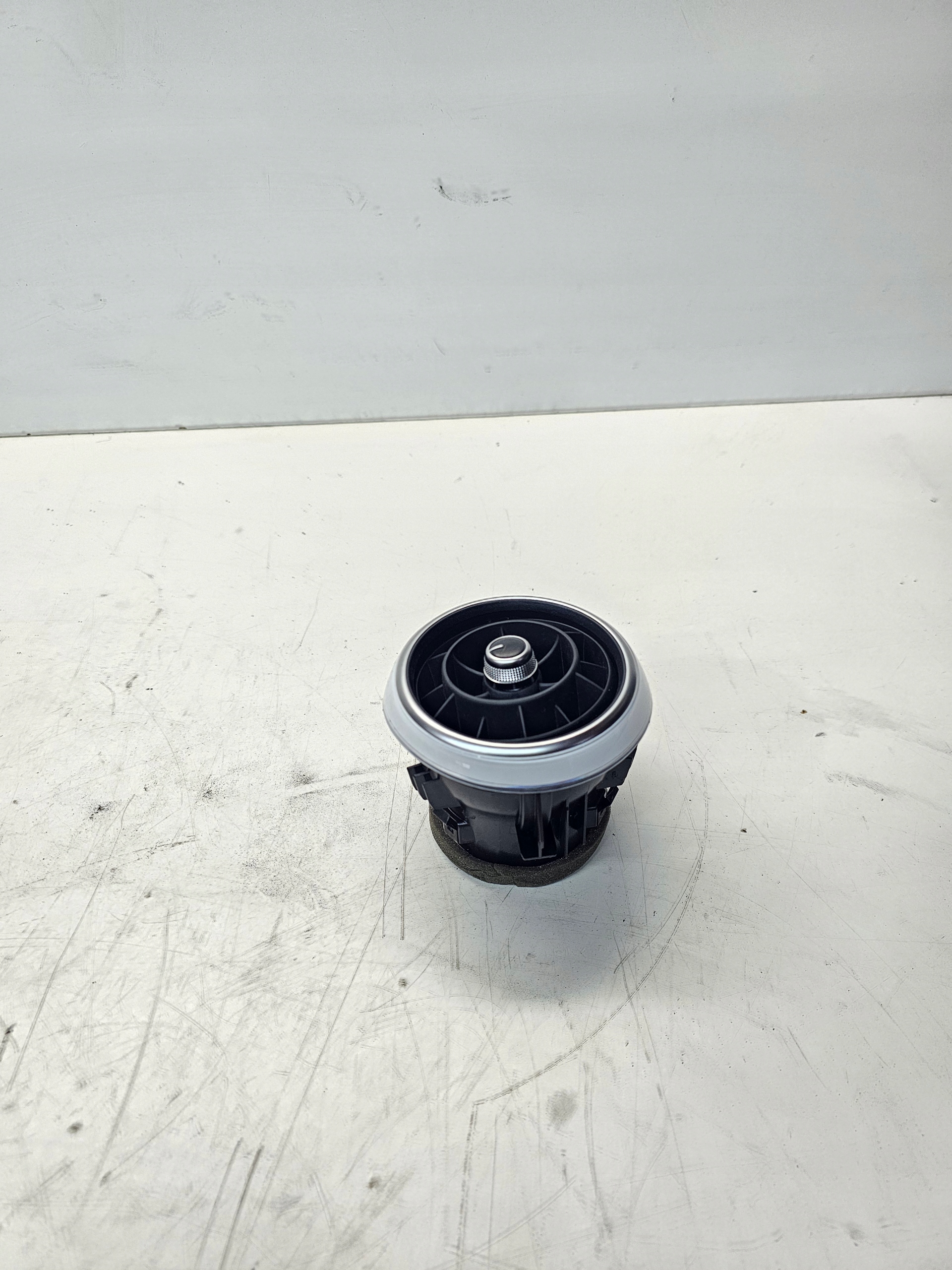 grid air conditioning devices left AUDI A1 8X LIFT 8X1820901 BIALA