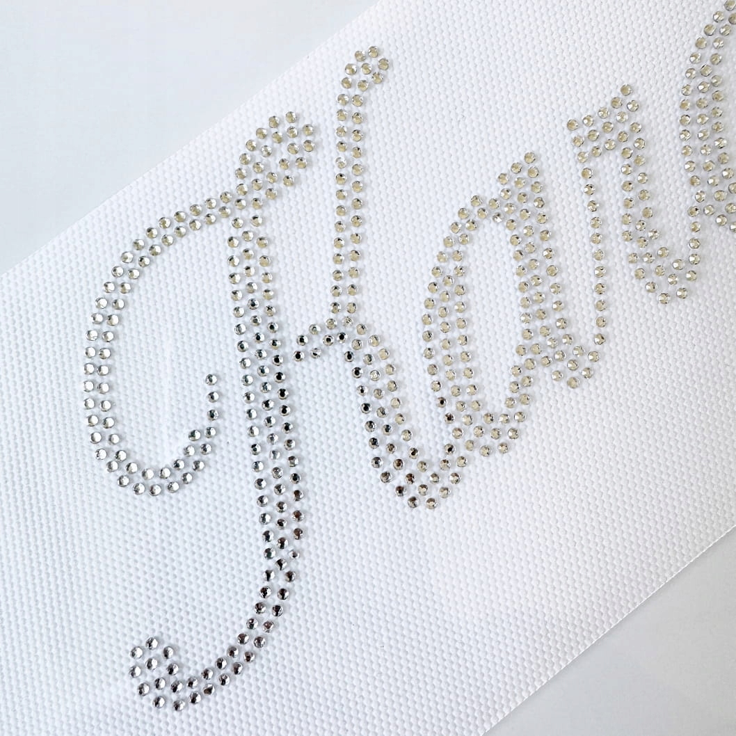 Naprasowanka na odzież z cyrkoniami - Imię Karolina 26,9 x 7,1 cm Liczba sztuk w ofercie 1 szt.