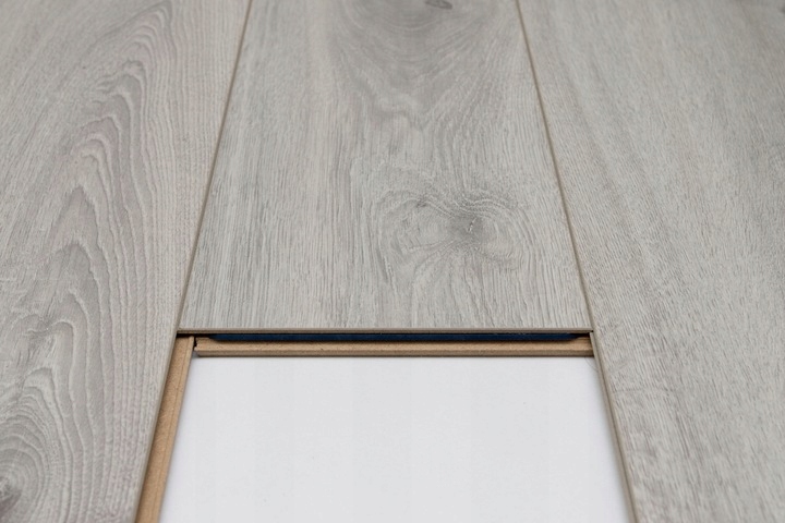 PANELE PODŁOGOWE KRONOTEX AMAZONE AC5 10MM V4-FUGA Jednostka sprzedaży m2