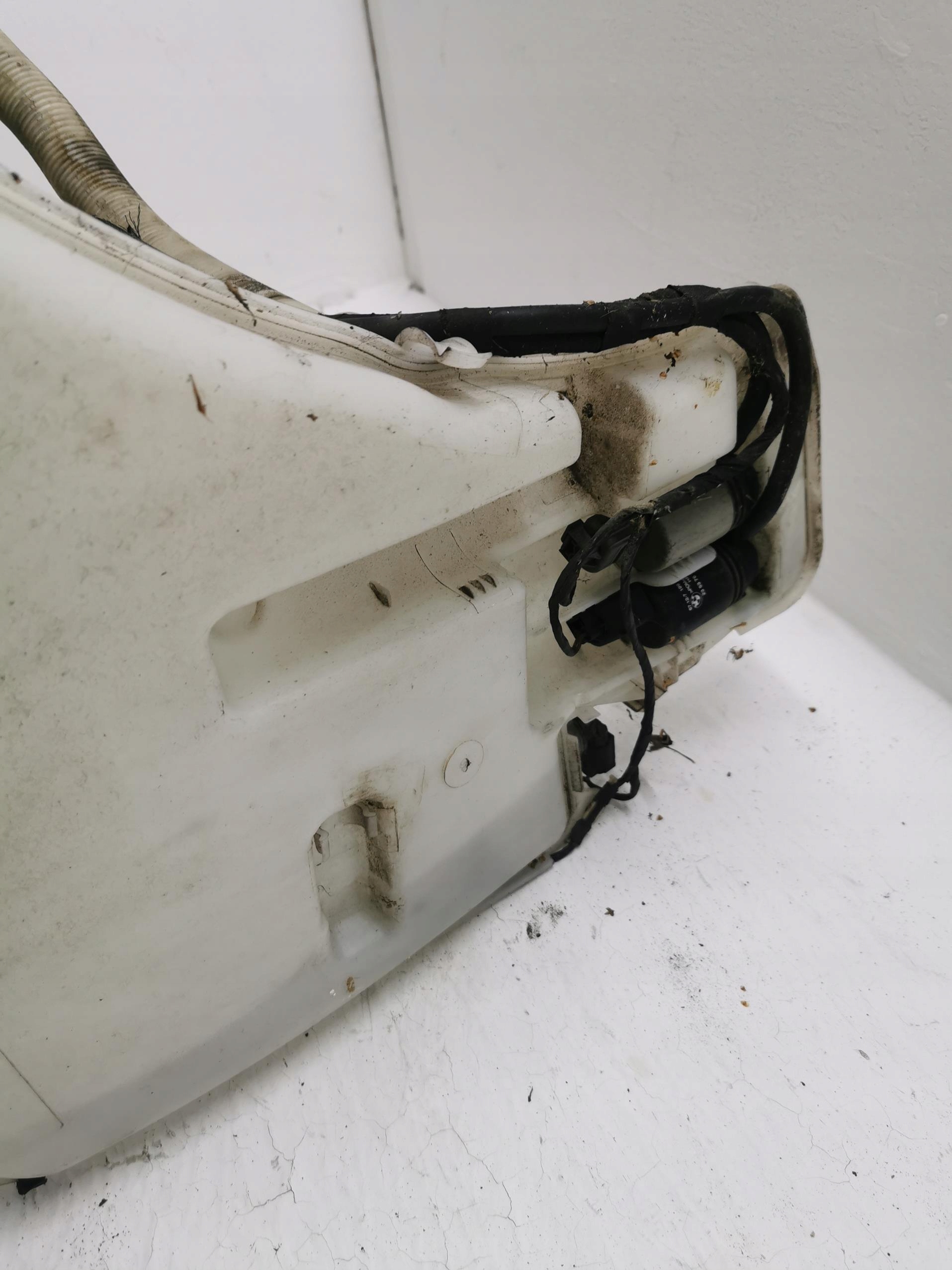 Behälter SPRYSKWIACZY BMW SERIA 1 E87 7229535