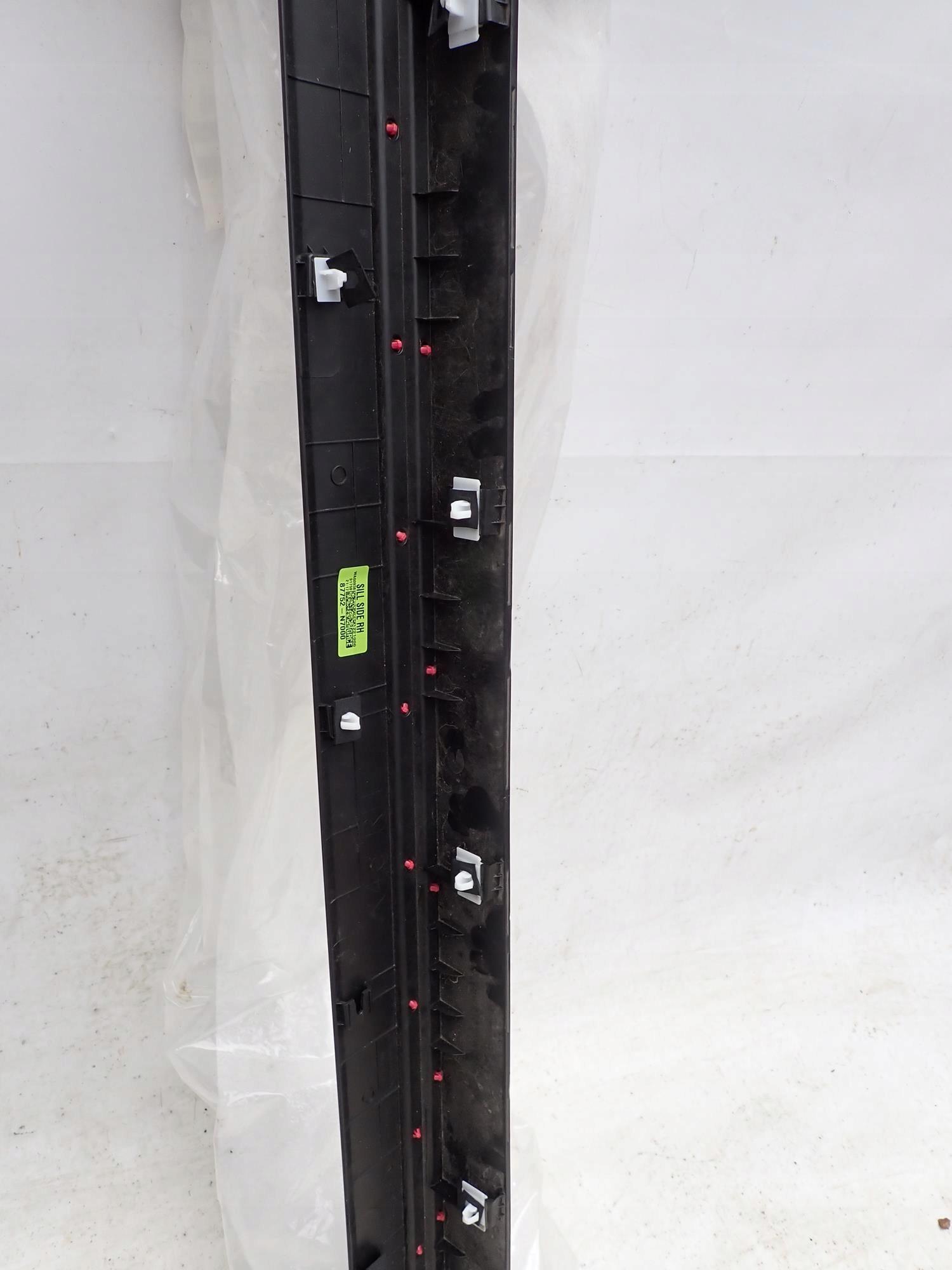 HYUNDAI TUCSON IV 4 20-> threshold right moulding threshold right