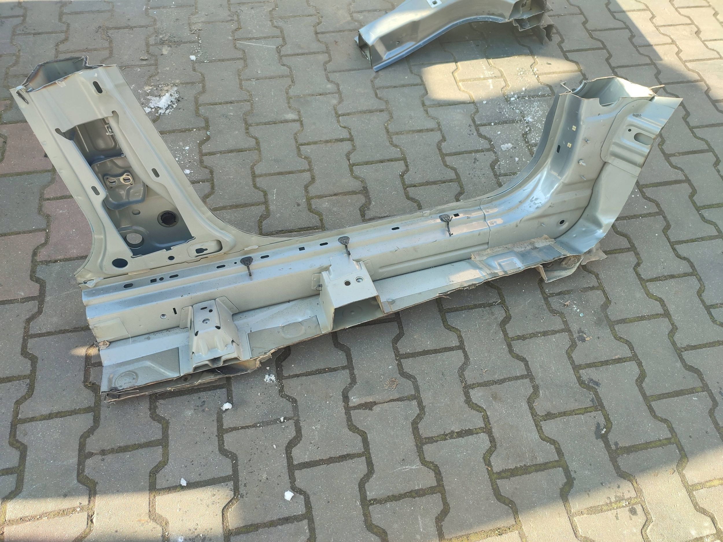 Opel Corsa E 2018 left side threshold ciety