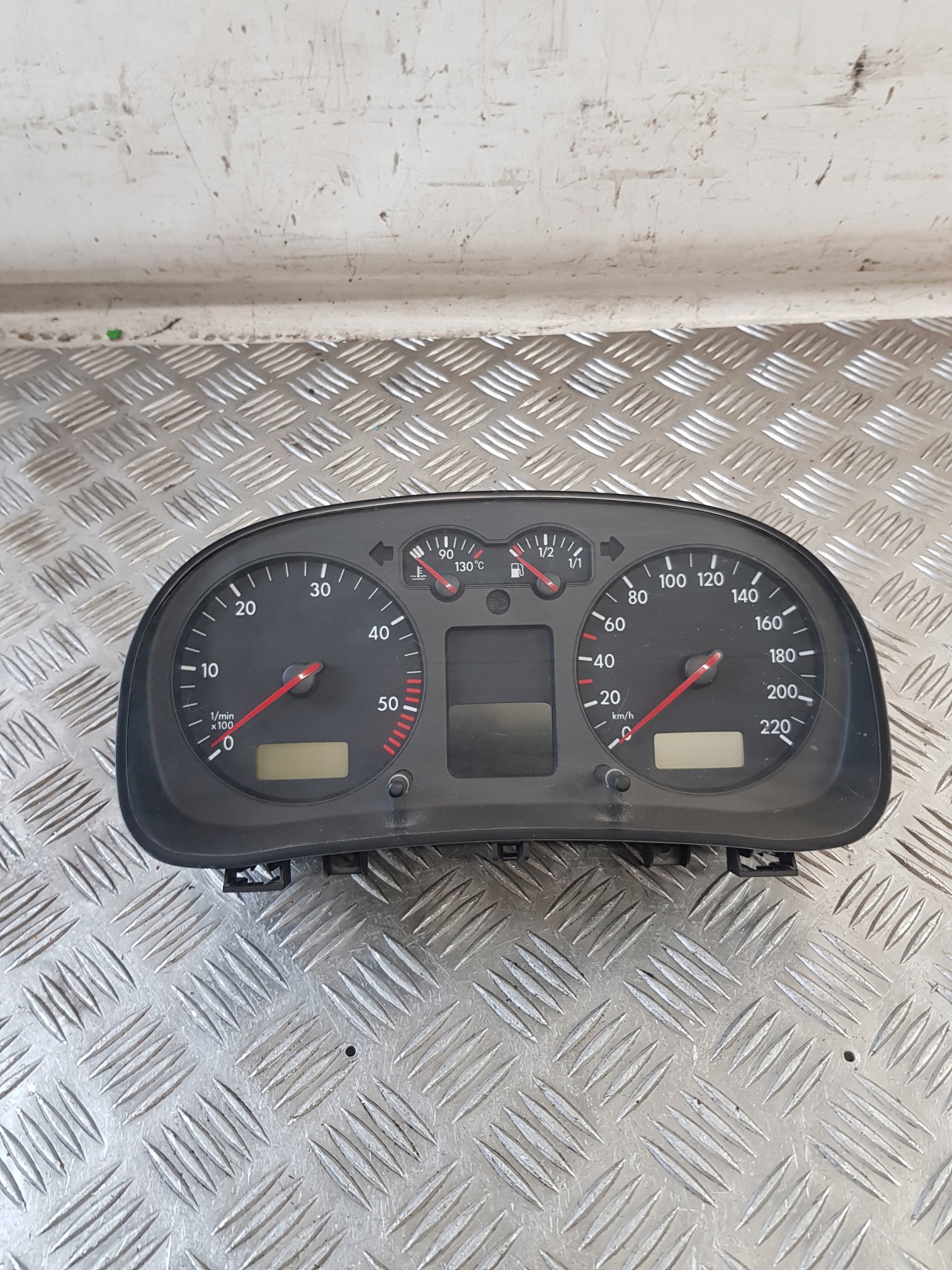dials 1J0920825B VW GOLF IV 1.9TDI
