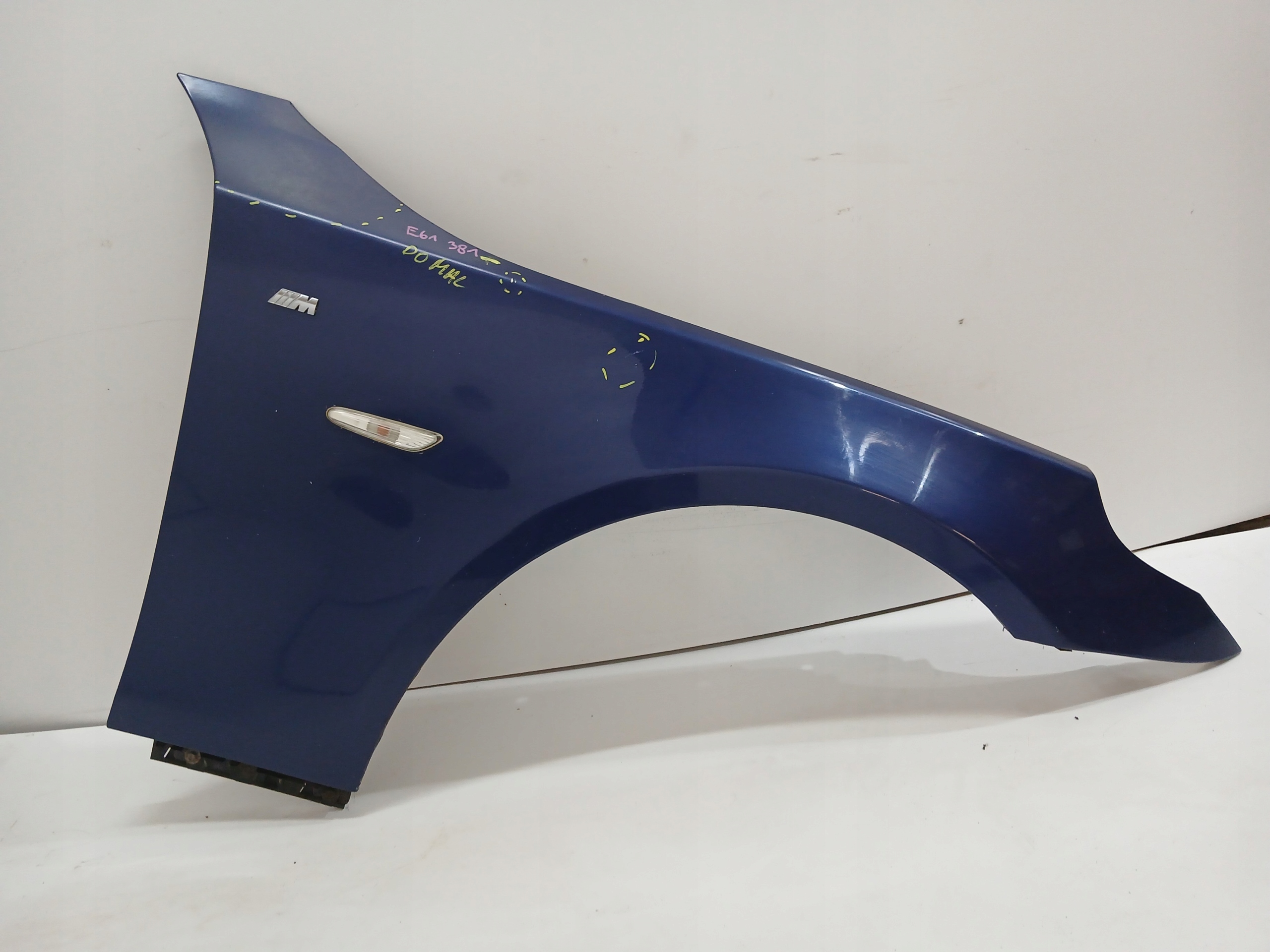 fender right front BMW E60 E61 381 LE MANS BLAU
