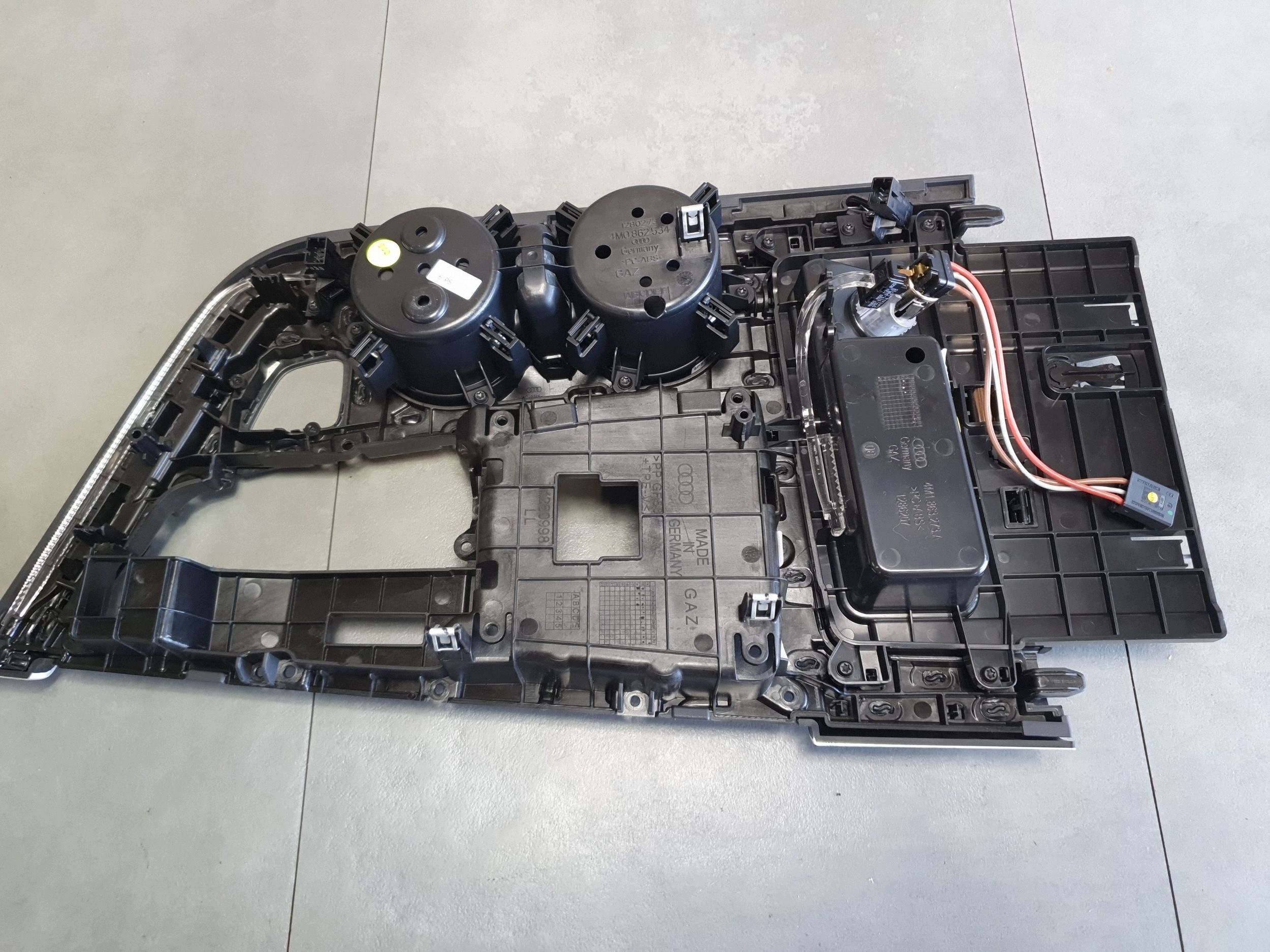 Audi Q7 4M console central ashtray 4M1863273A