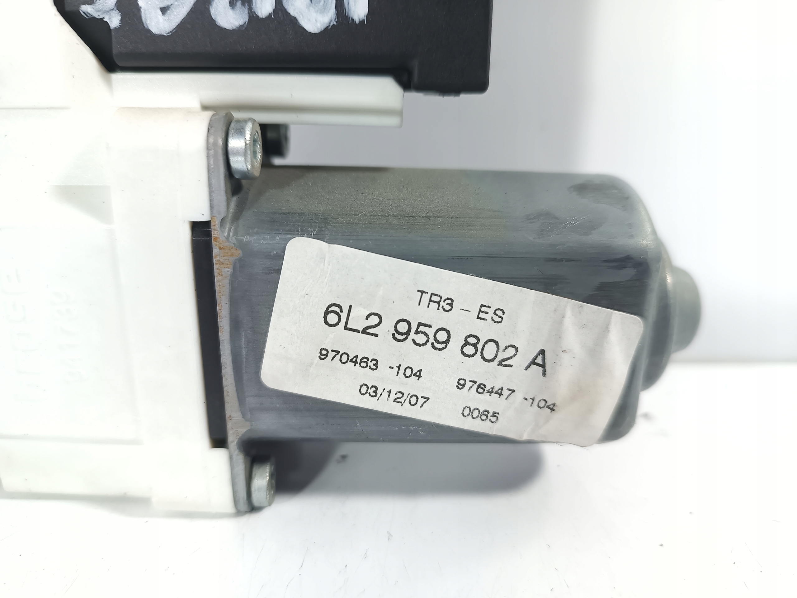 Seat Ibiza 2 II 99-02 mini motor windows left front OE 6L29598802A