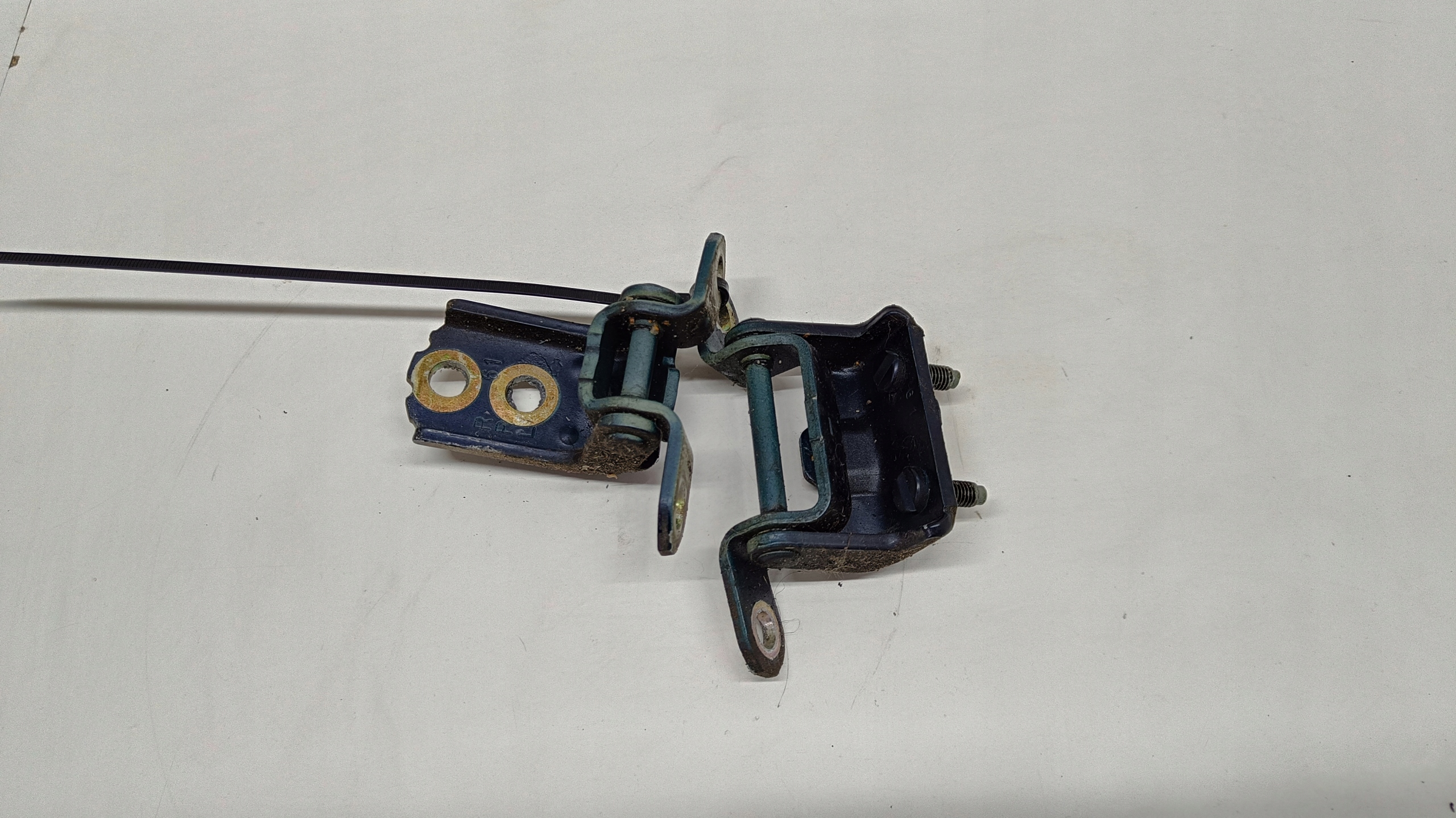 Петлі лівий задній для NISSAN MAXIMA A34 03-06