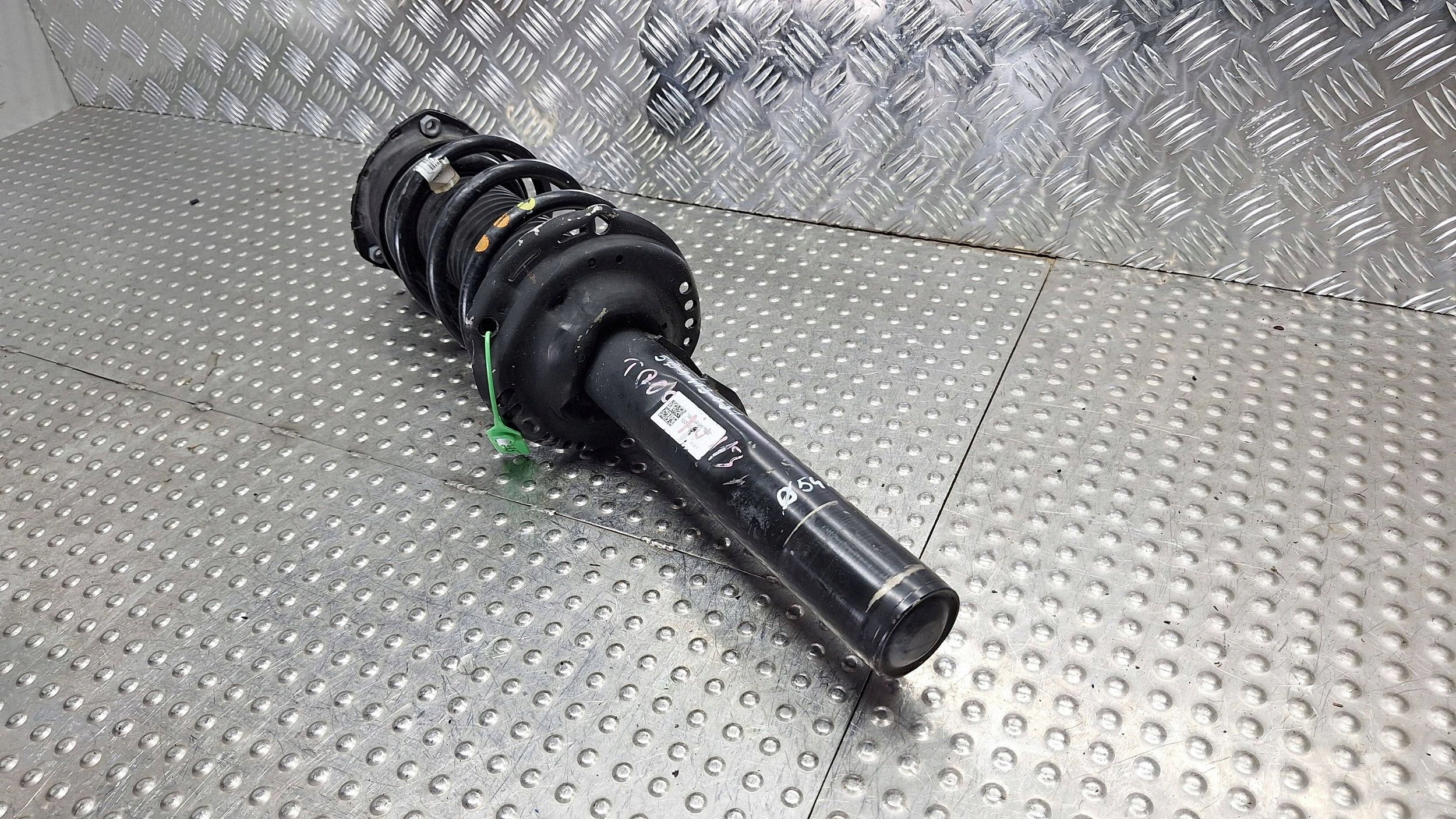 shock absorber left right front 5Q0413031HT VW T-ROC A3 8V PASSAT B8 GOLF VII