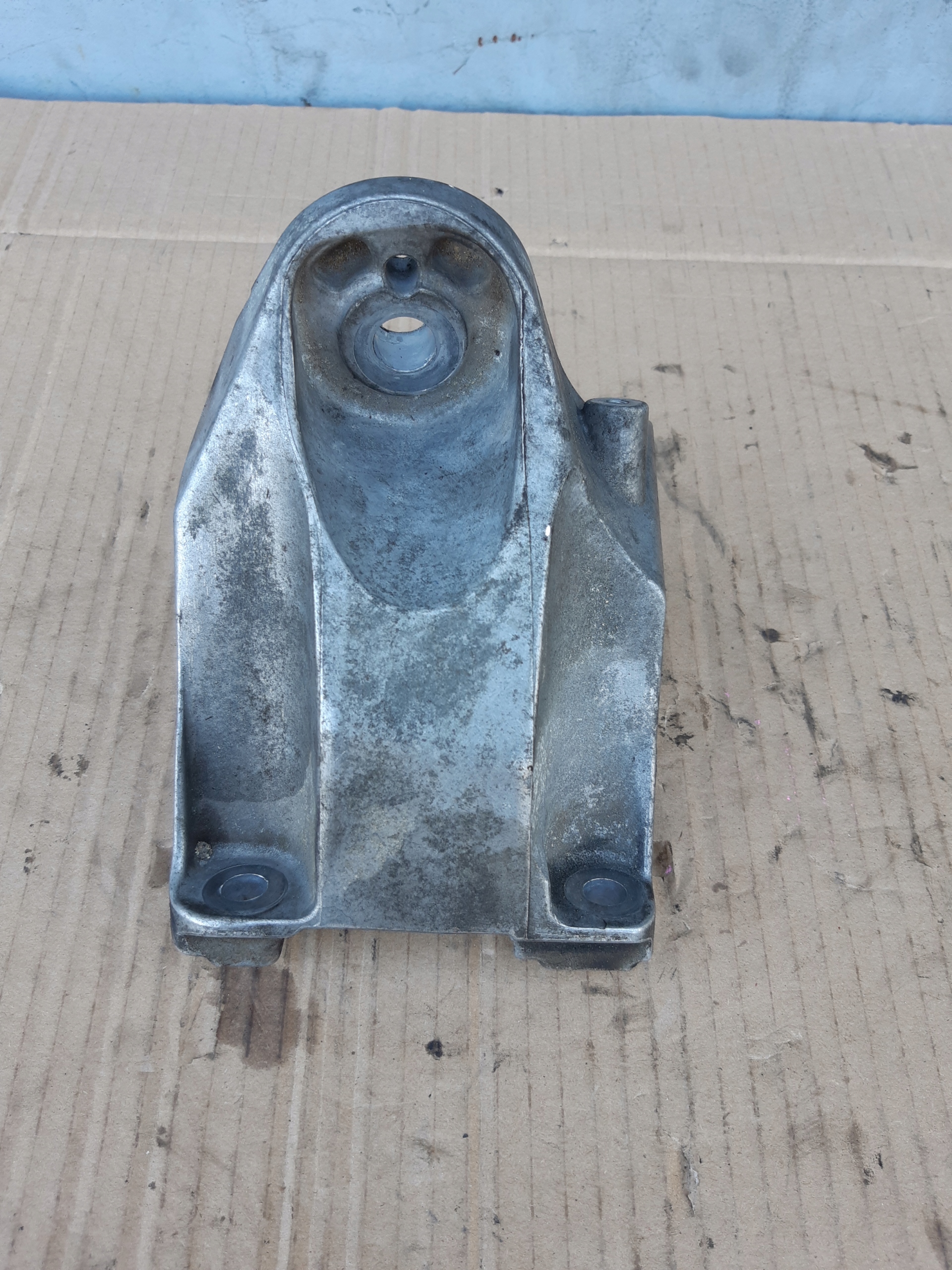 AUDI Q7 4L 4.2 FSI Support Support moteur plaque montage fixation 7L8199307D