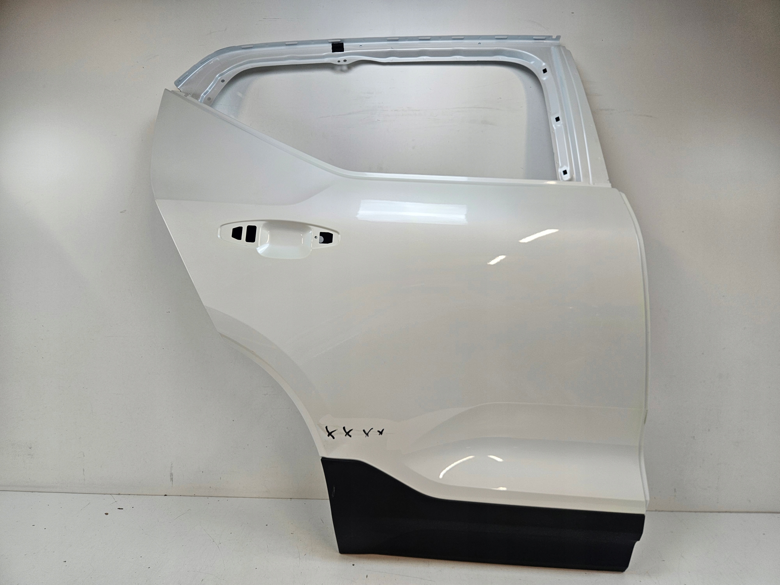 VOLVO XC40 DRZWI TYLNE PRAWE PRAWY TYŁ