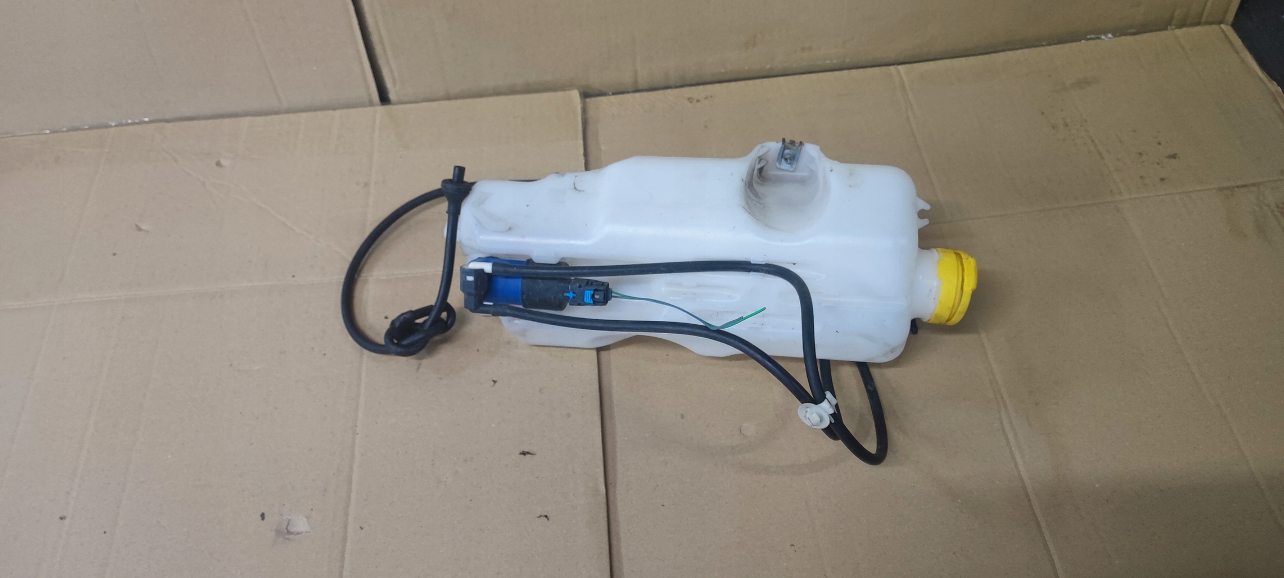 RENAULT TWINGO III 14-18r. serbatoio LIQUIDO DO LAVAFARI + Pompa