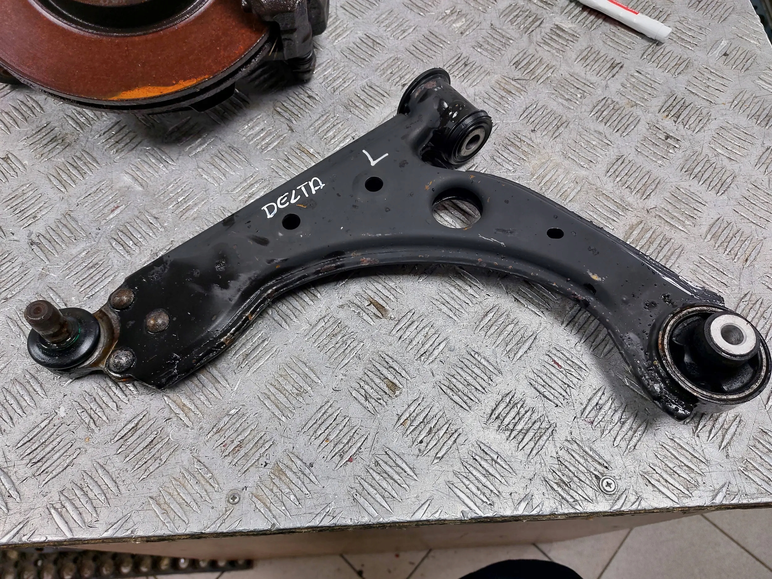 arm front left Lancia Delta 08
