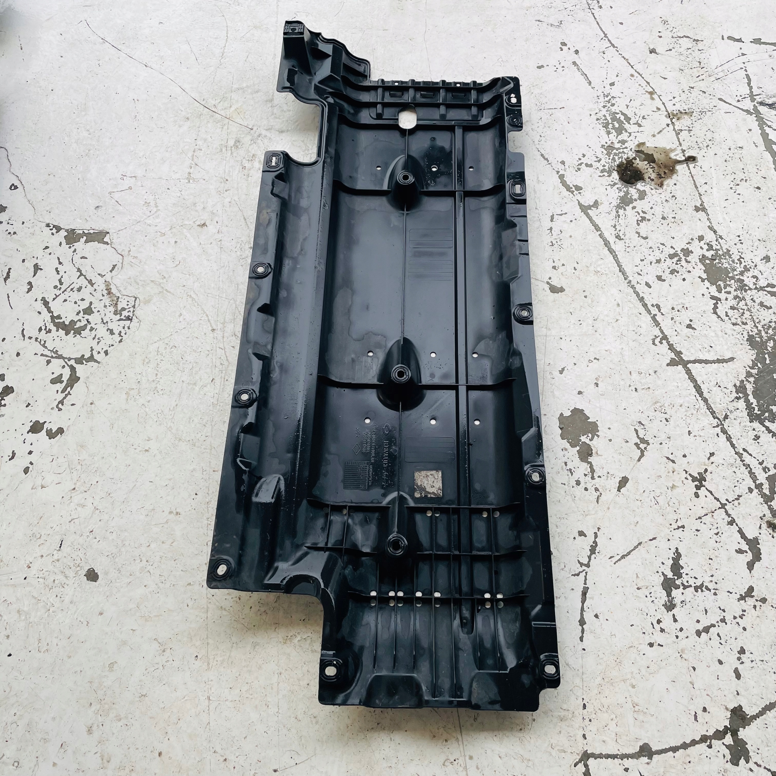 OSŁONA PODWOZIA PRAWA RENAULT KOLEOS II 4x4 2.0 DCI 748141819R Numer katalogowy części 748141819R