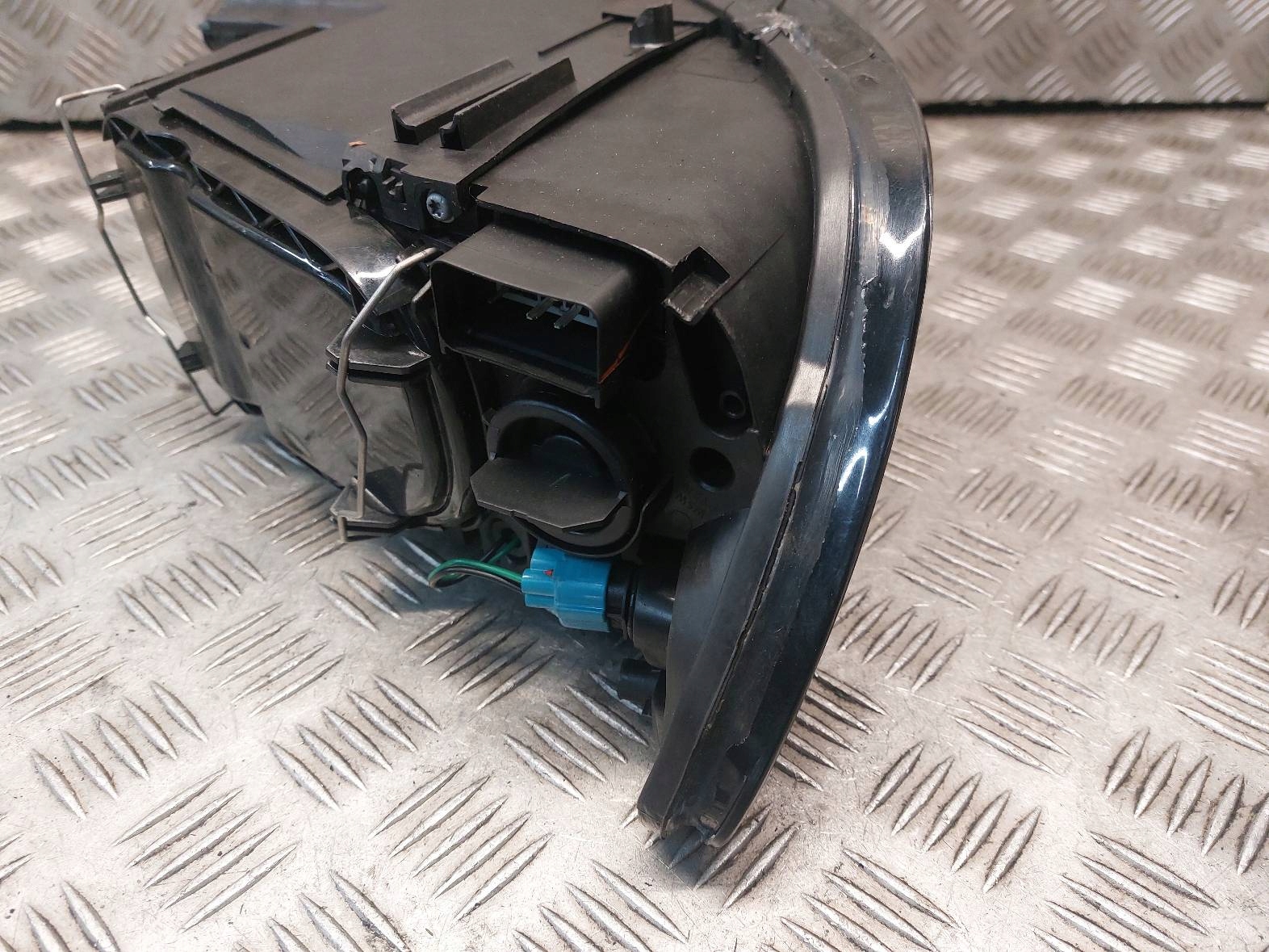 light left front VOLVO S40 II V50 and TYC 20-1032-05-2