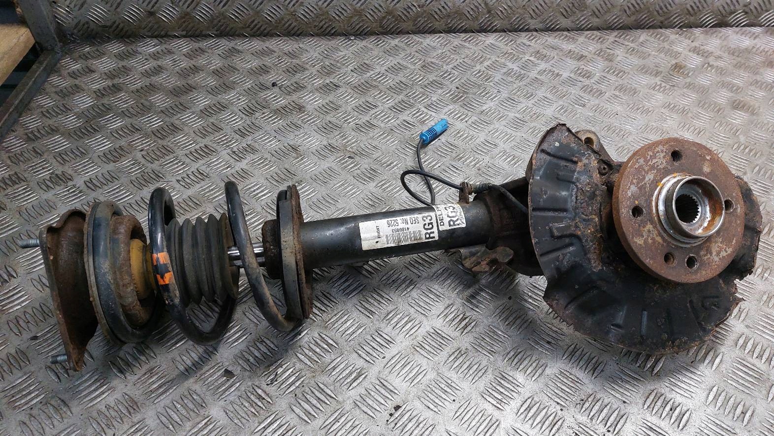 6759422 - Амортизатор кулачковый правый передний MINI COOPER R50