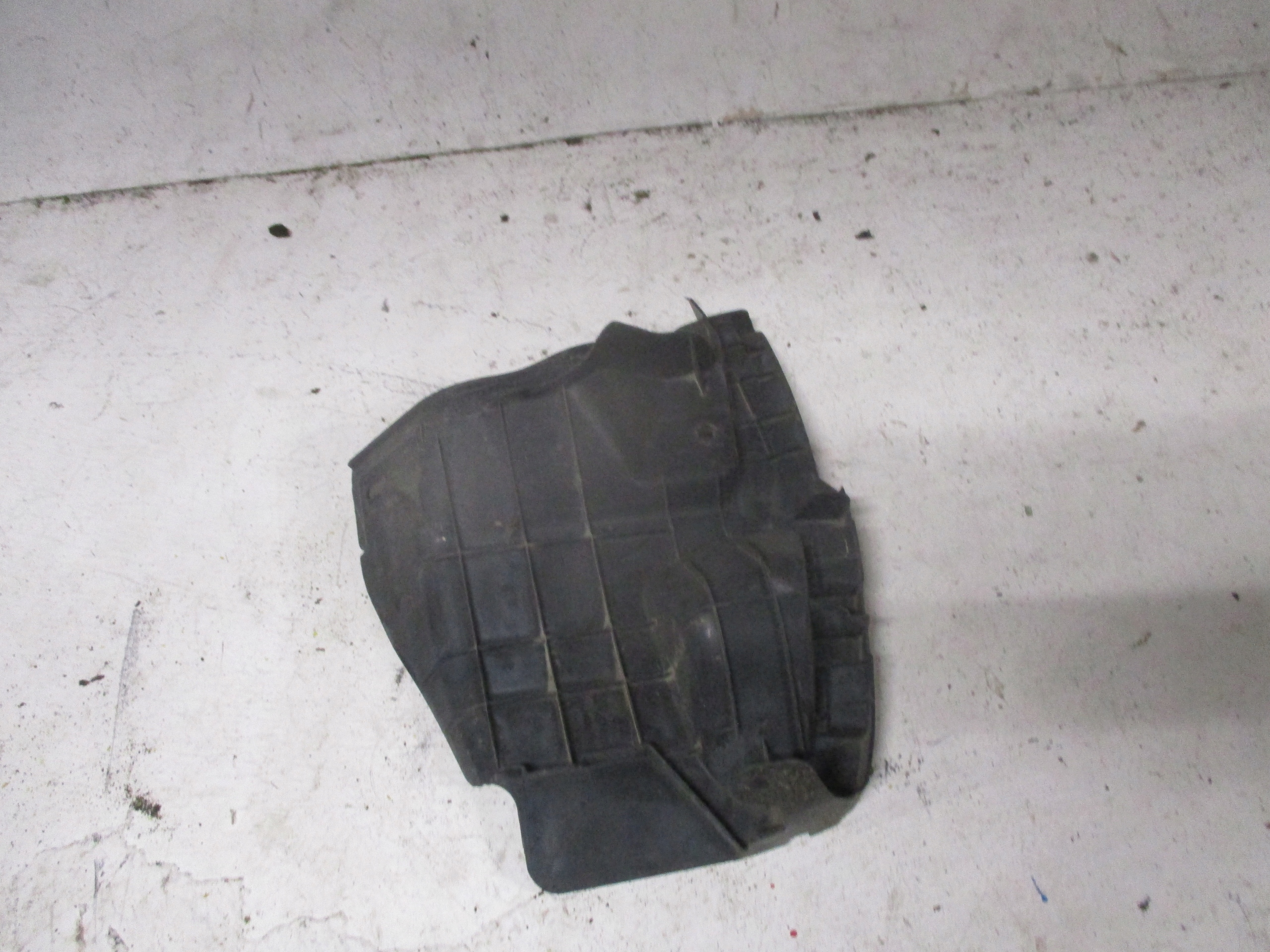 Blende Abdeckung Schmutzfänger TOYOTA Auris 52591-02240