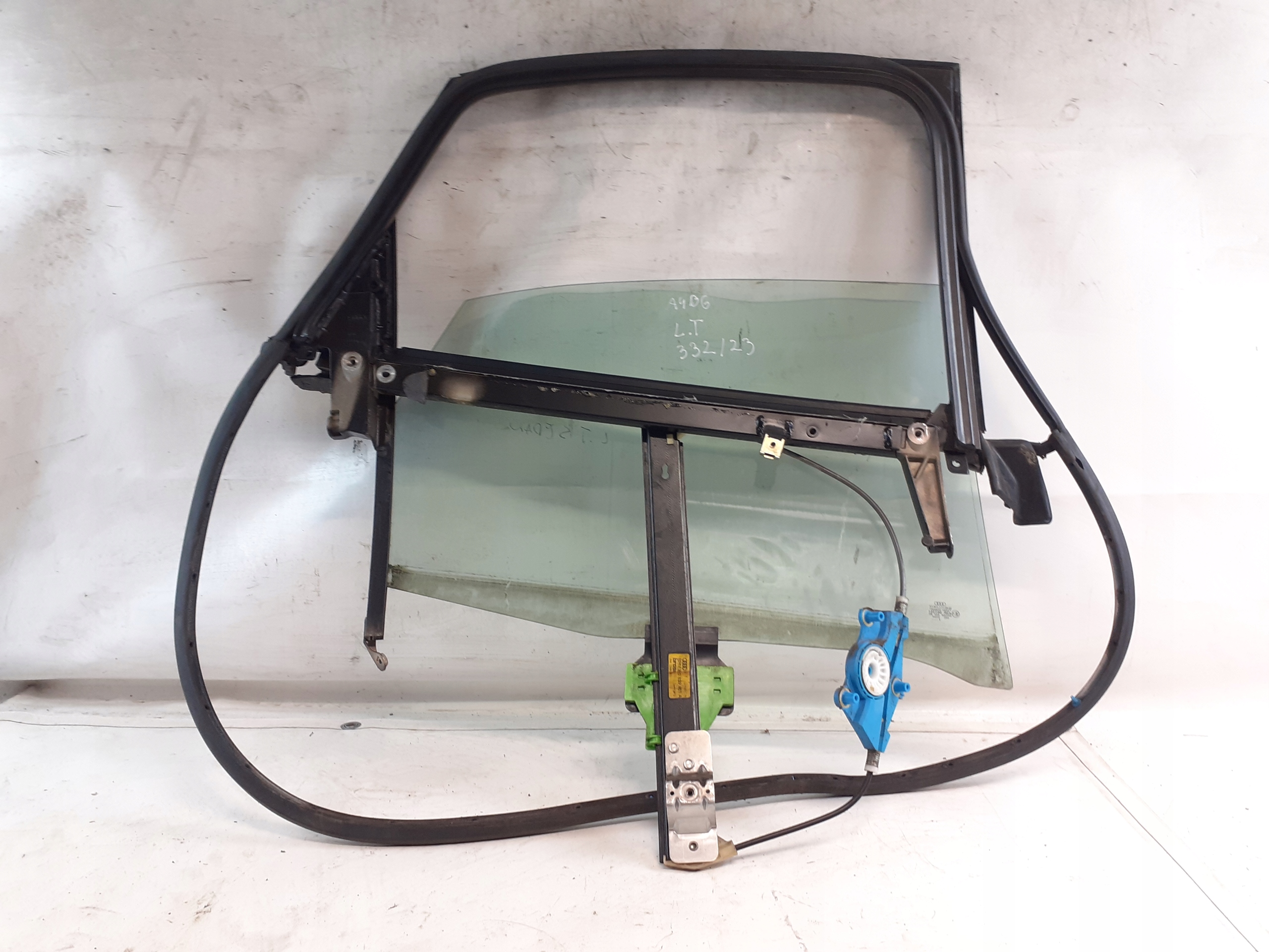 AUDI A4 B6 frame windows left rear part sedan