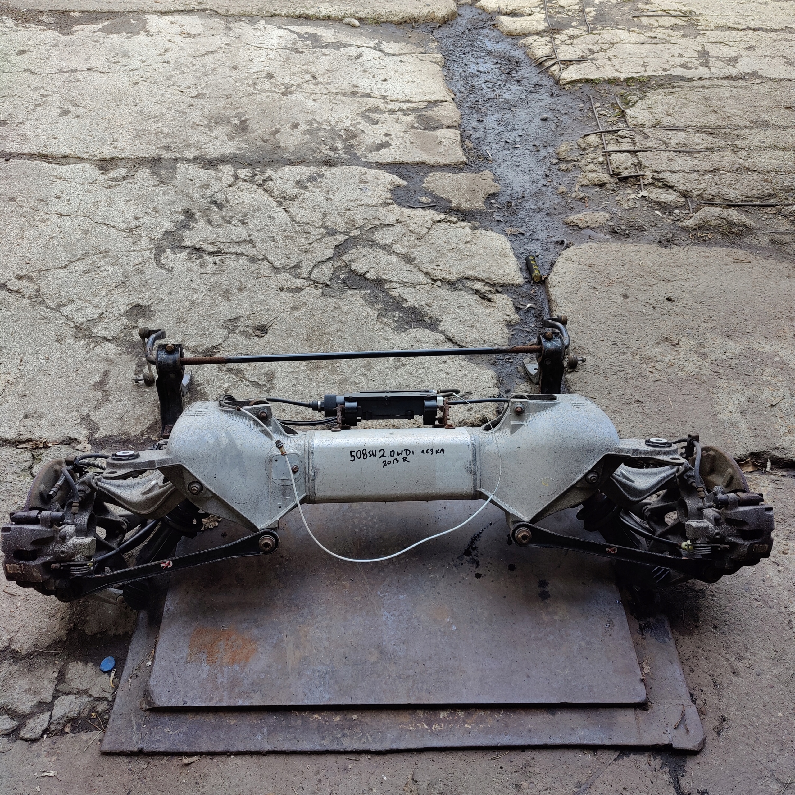 PEUGEOT 508SW 2.0HDI KOMPLETANA OŚ ZAWIESZENIA TYŁ