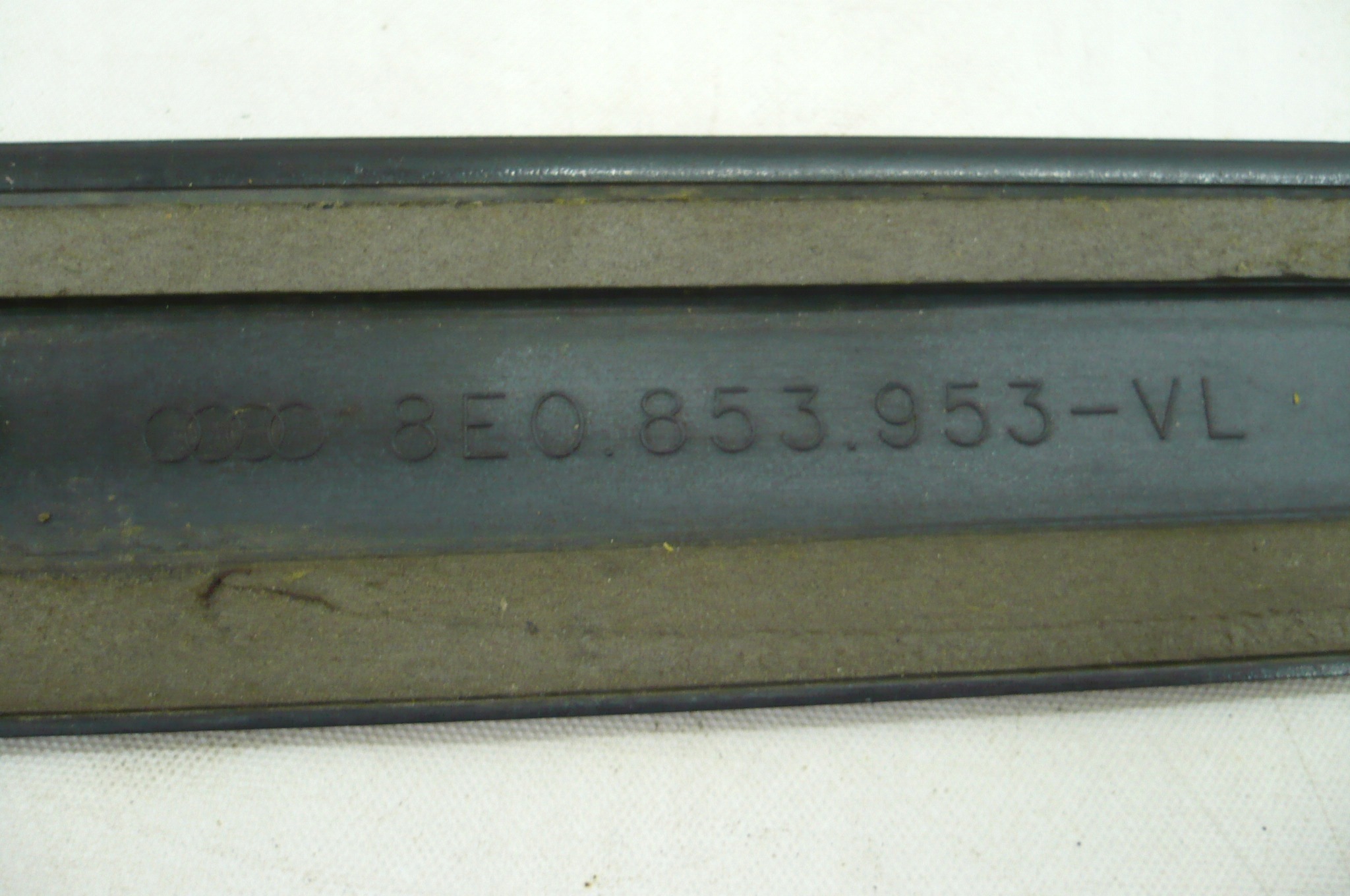 AUDI A4 B6 B7 moulding door left front central original