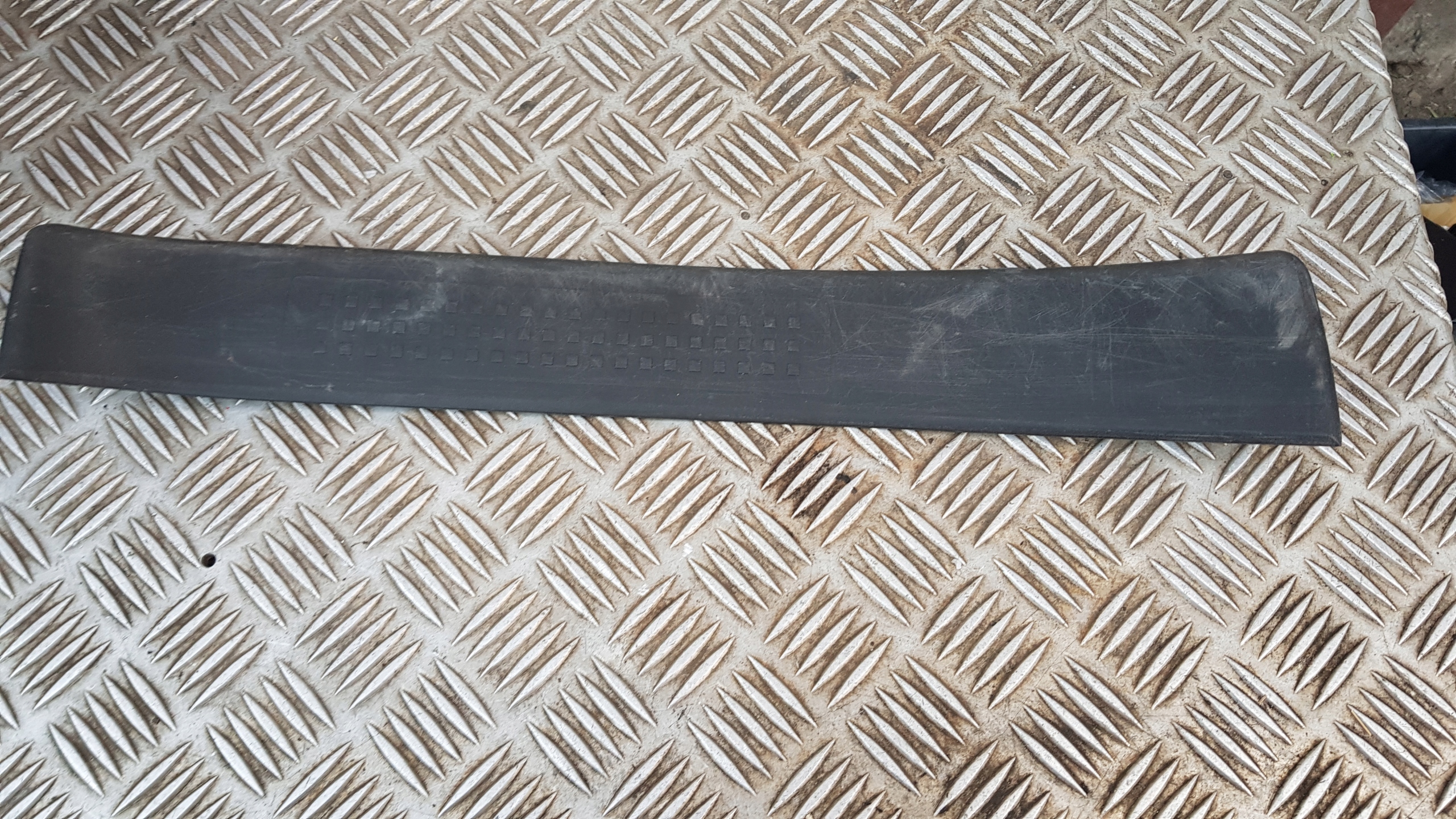 AUDI A4 B6 moulding threshold cover of the threshold rear part 8E0853376