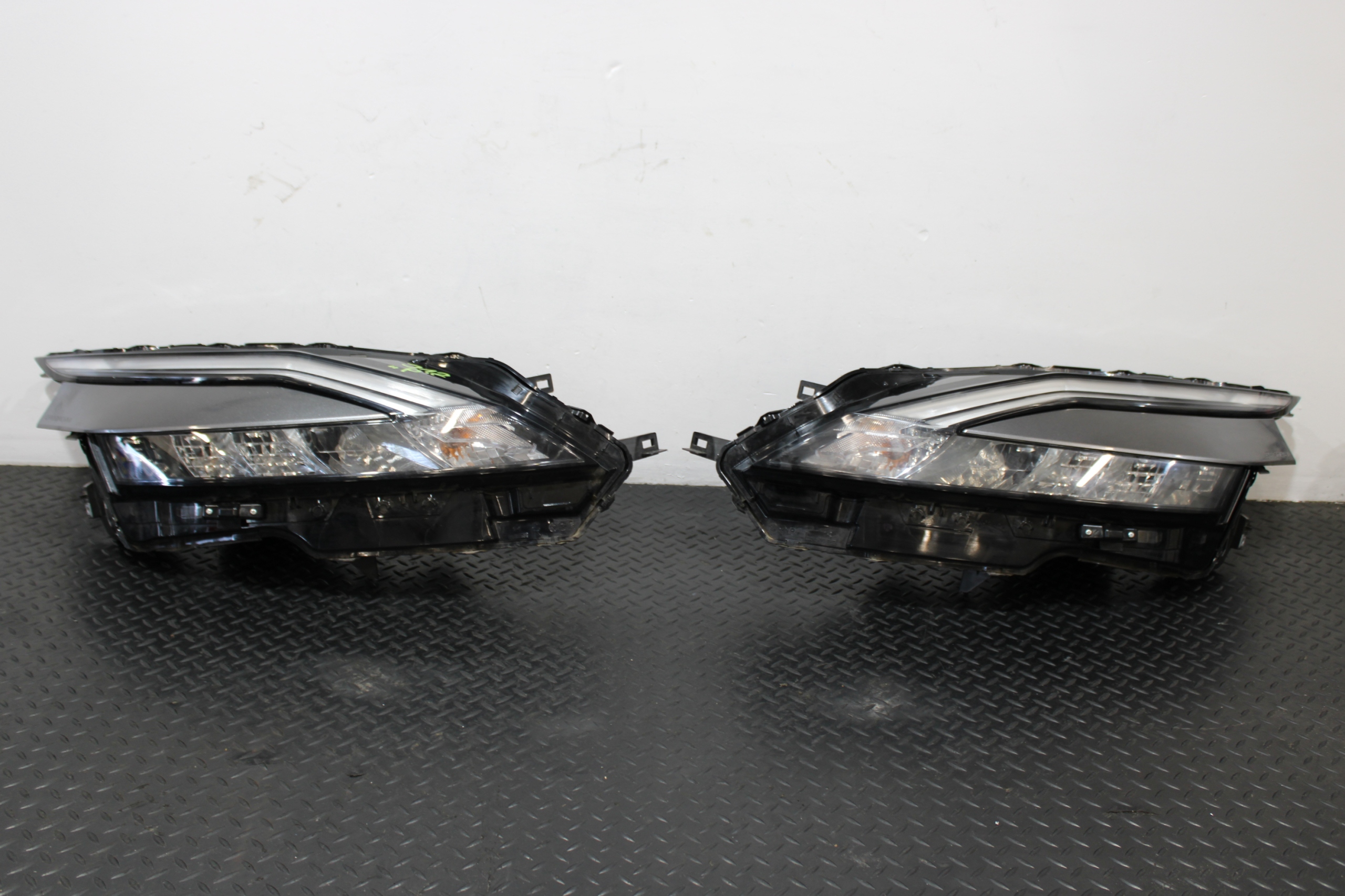 lights front front LED NISSAN QASHQAI J12
