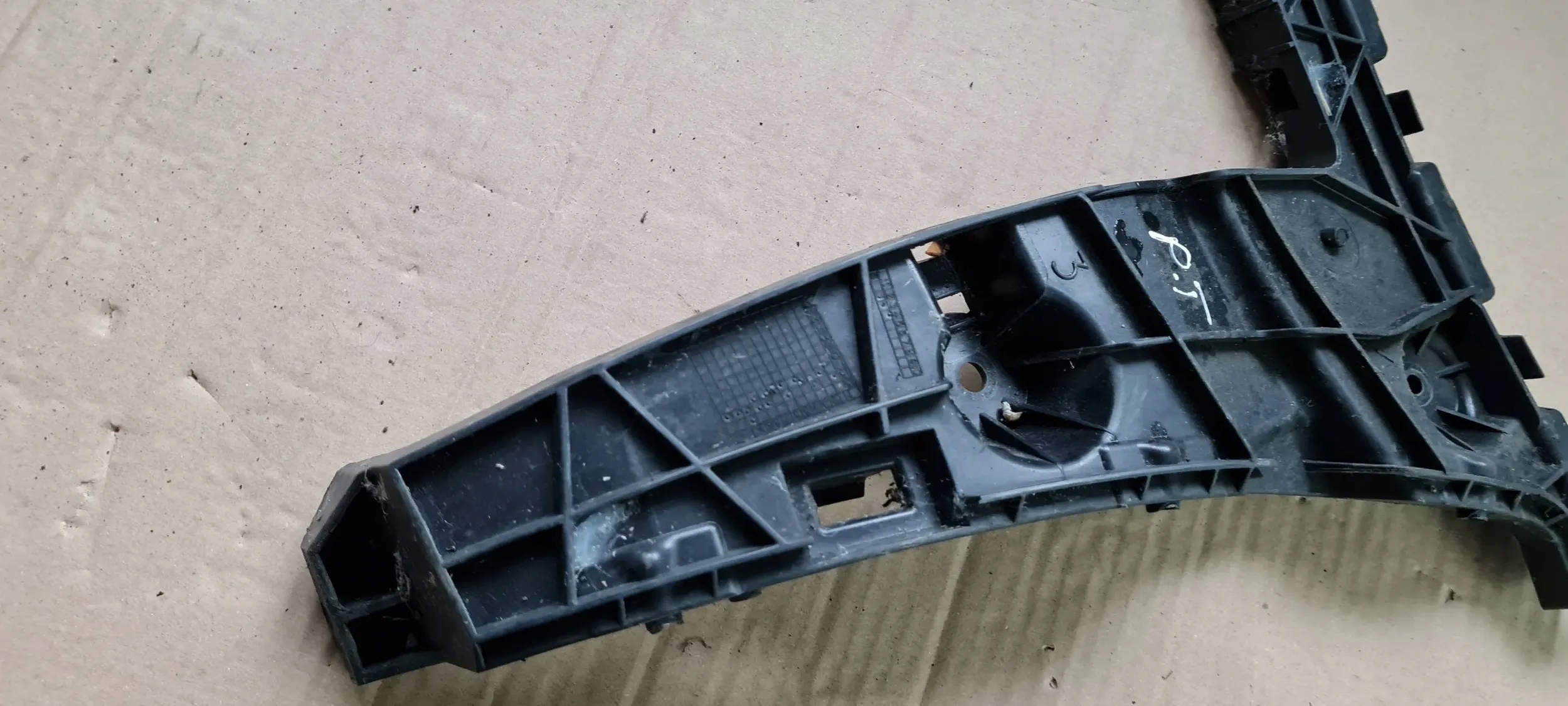 A5 8W SUPPORT SUPPORT PLAQUE PARE CHOC DROITE ARRIÈRE 8W6807454B