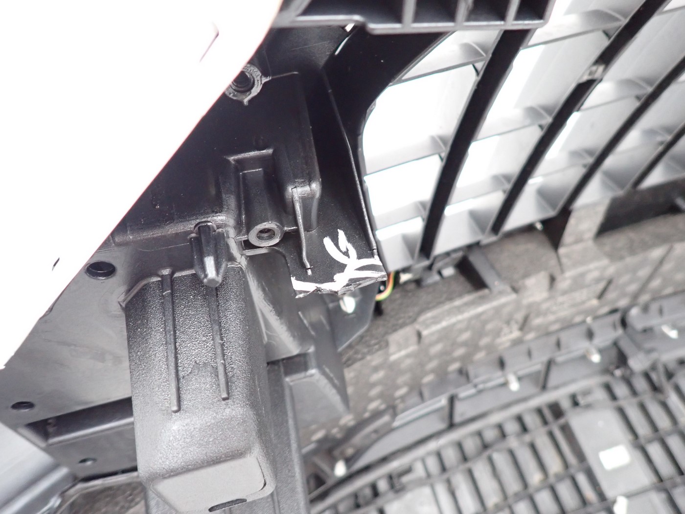 ZDERZAK PRZÓD PRZEDNI KOMPLETNY PDC SPRYSK AUDI Q3 I 8U 13R Wersja Europejska