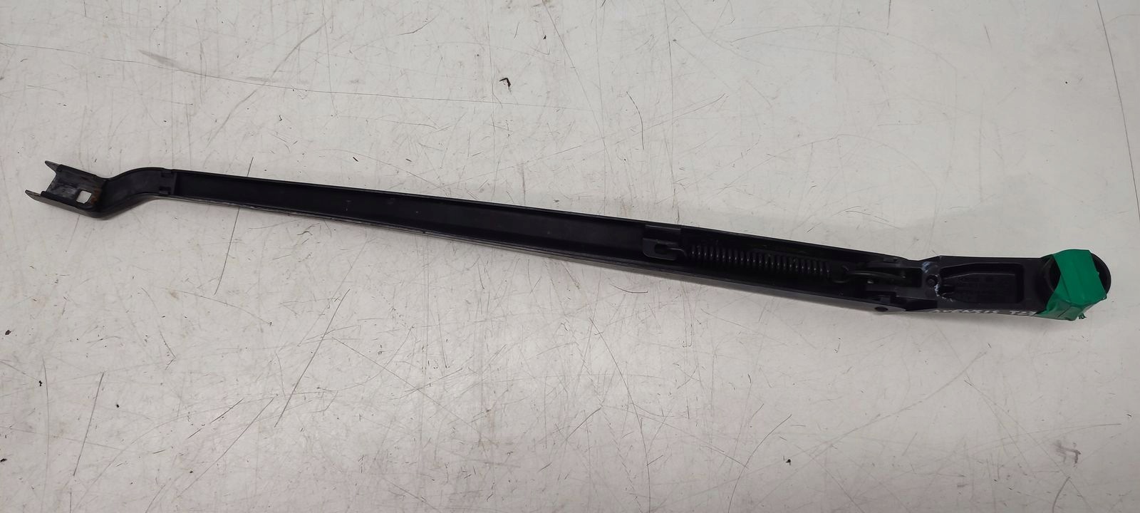 wiper arm left Toyota Avensis T27