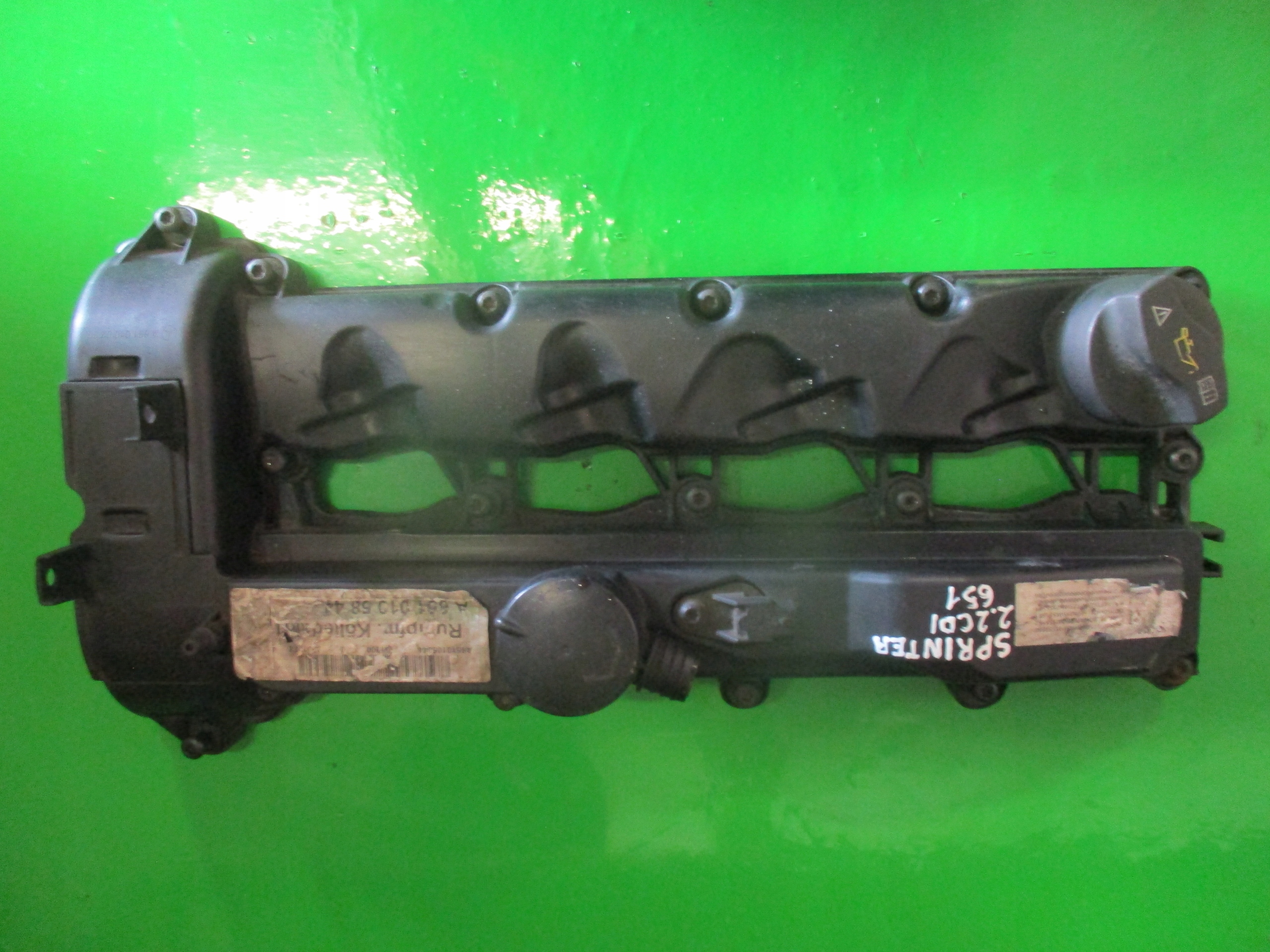 Кришка клапана 2.2 CDI SPRINTER 906 A6510100230