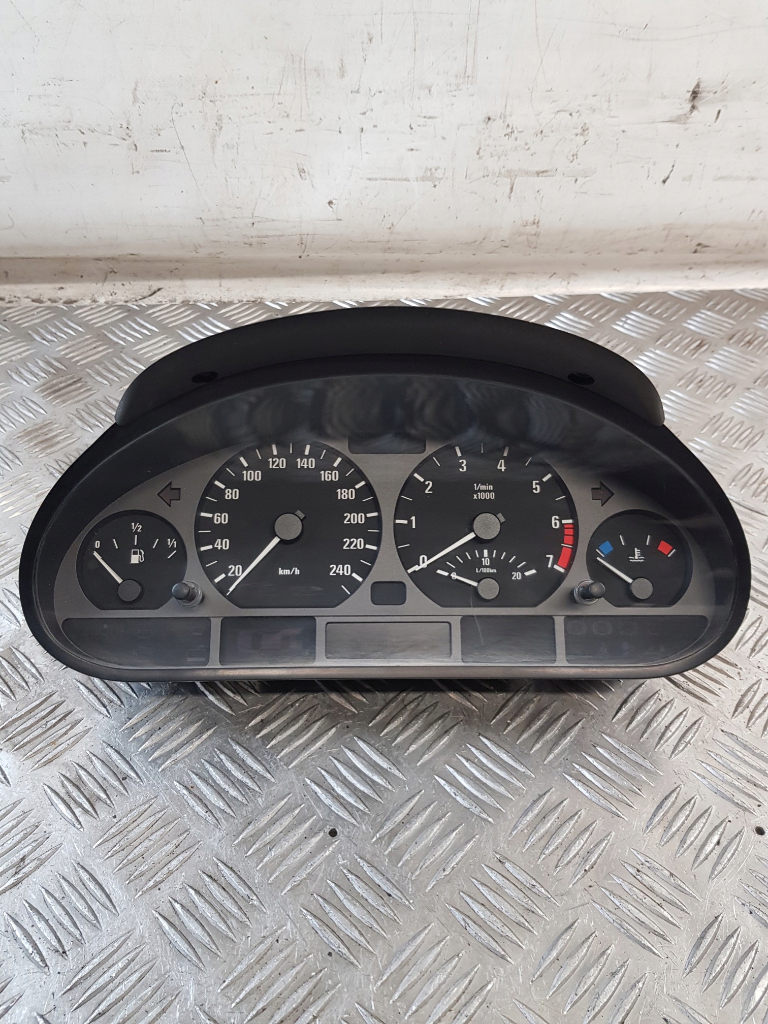 dials 8380144 BMW E46 1.9B 98R- EUROPA