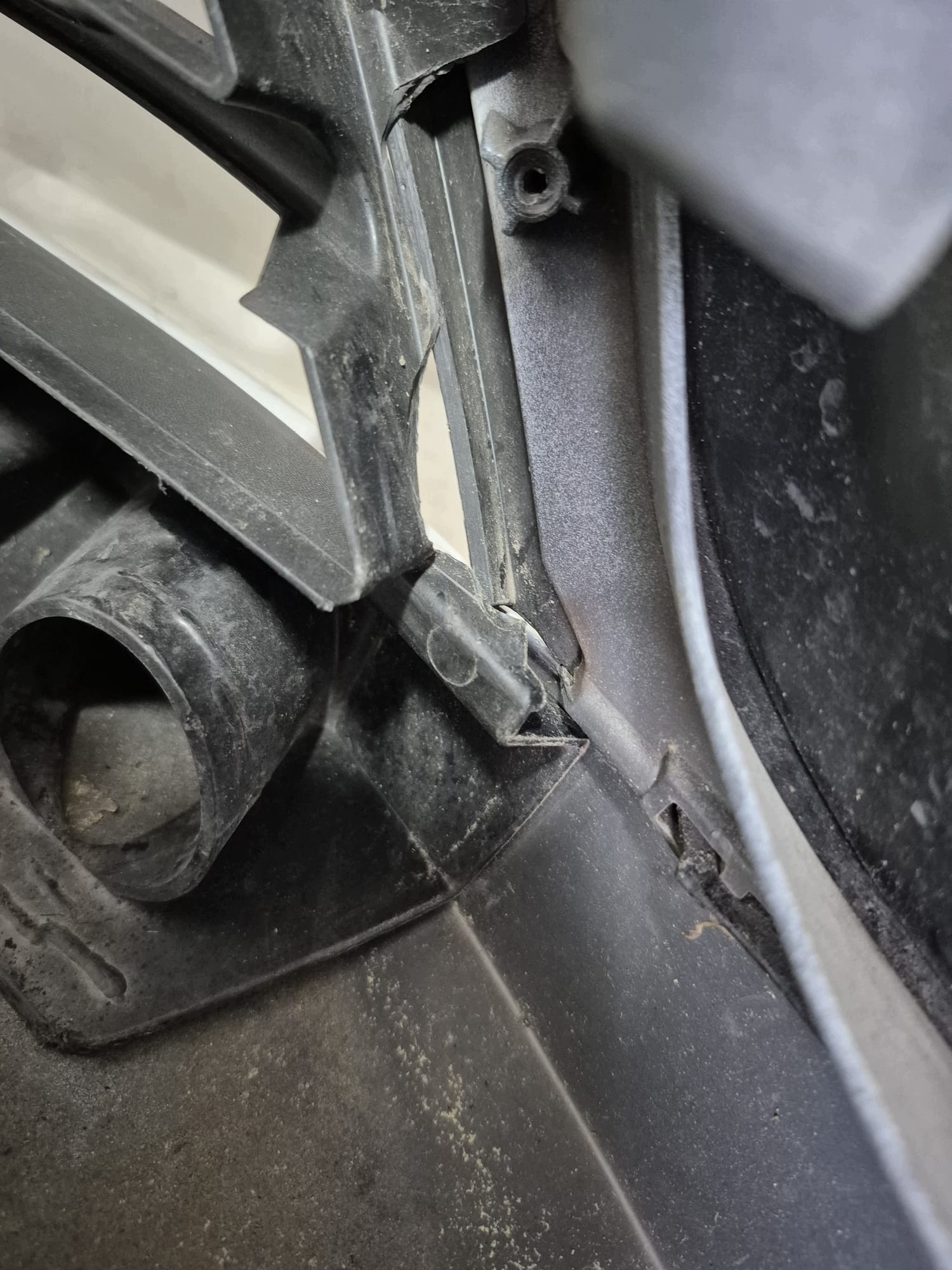 RENAULT TRAFIC III LIFT IV 21- bumper front front without HALOGENOW
