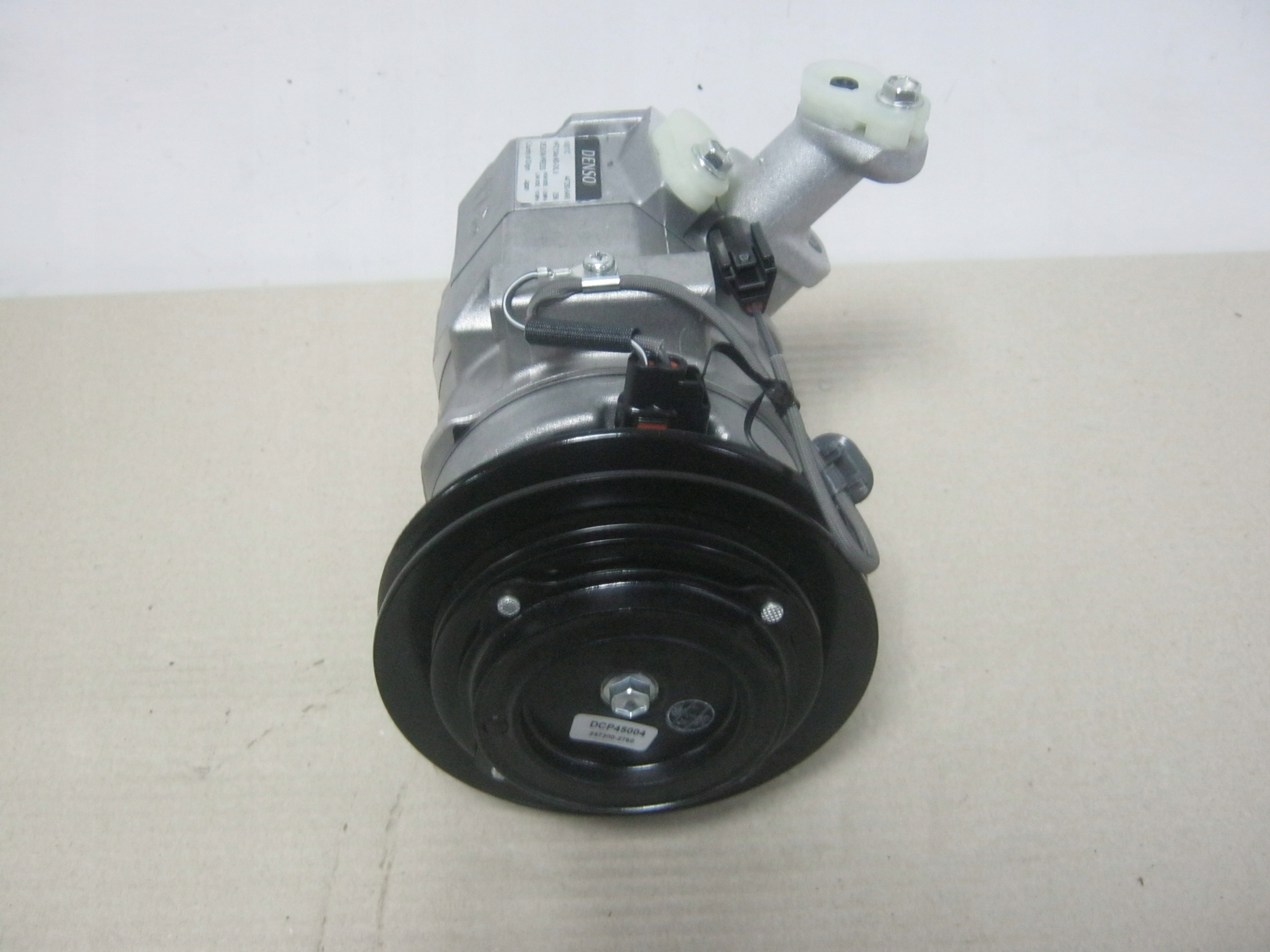 Sprężarka klimy 447260-6490 Mitsubishi Pajero IV Producent części Mitsubishi OE