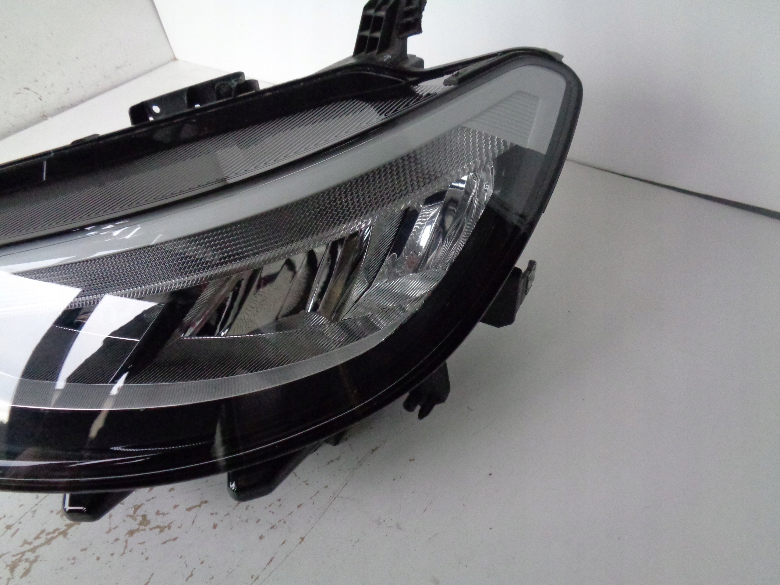 light left REFLEKTOR VW ID3 10A 21- FULL LED