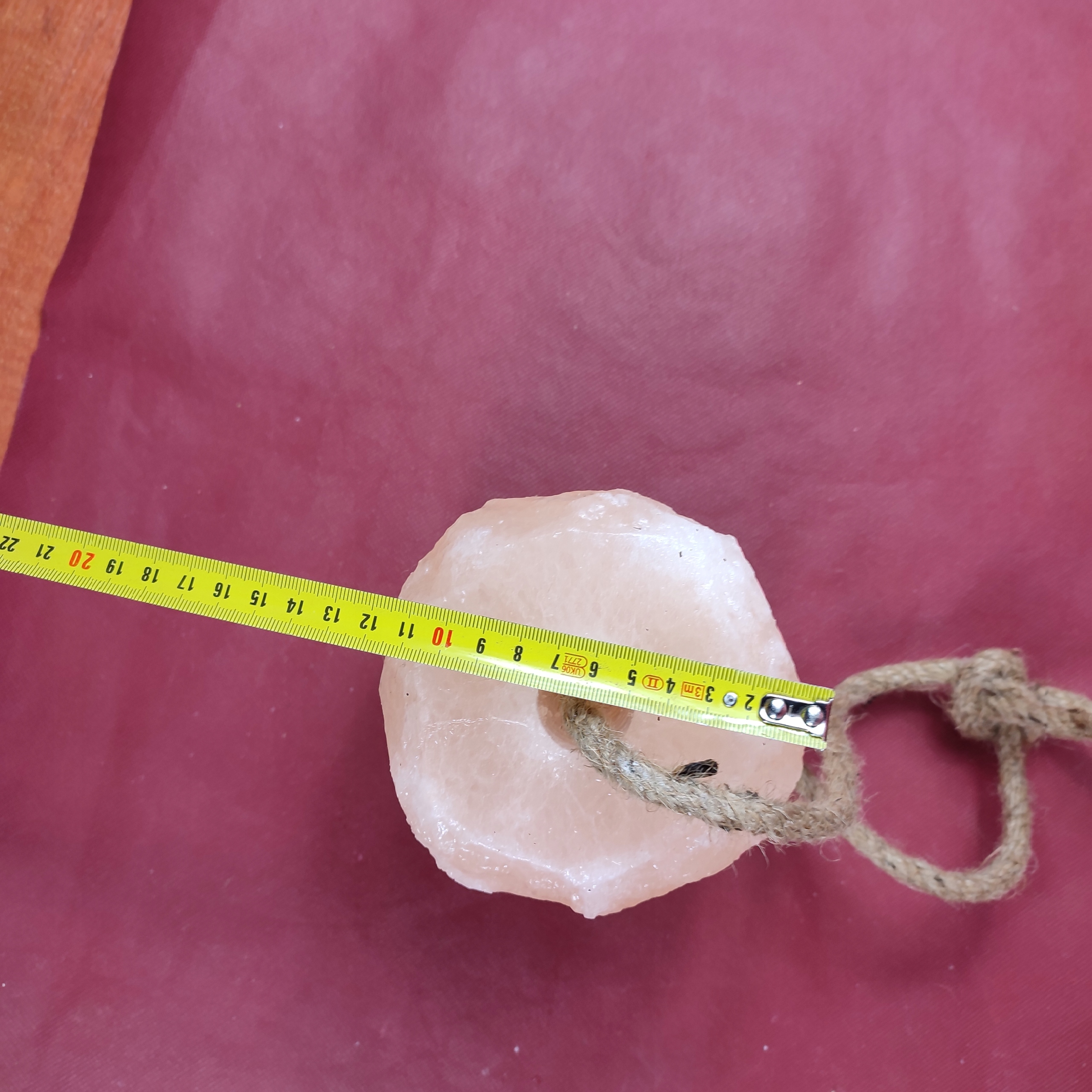 Naturalna lizawka SÓL HIMALAJSKA dla koni Waga 2.5 kg