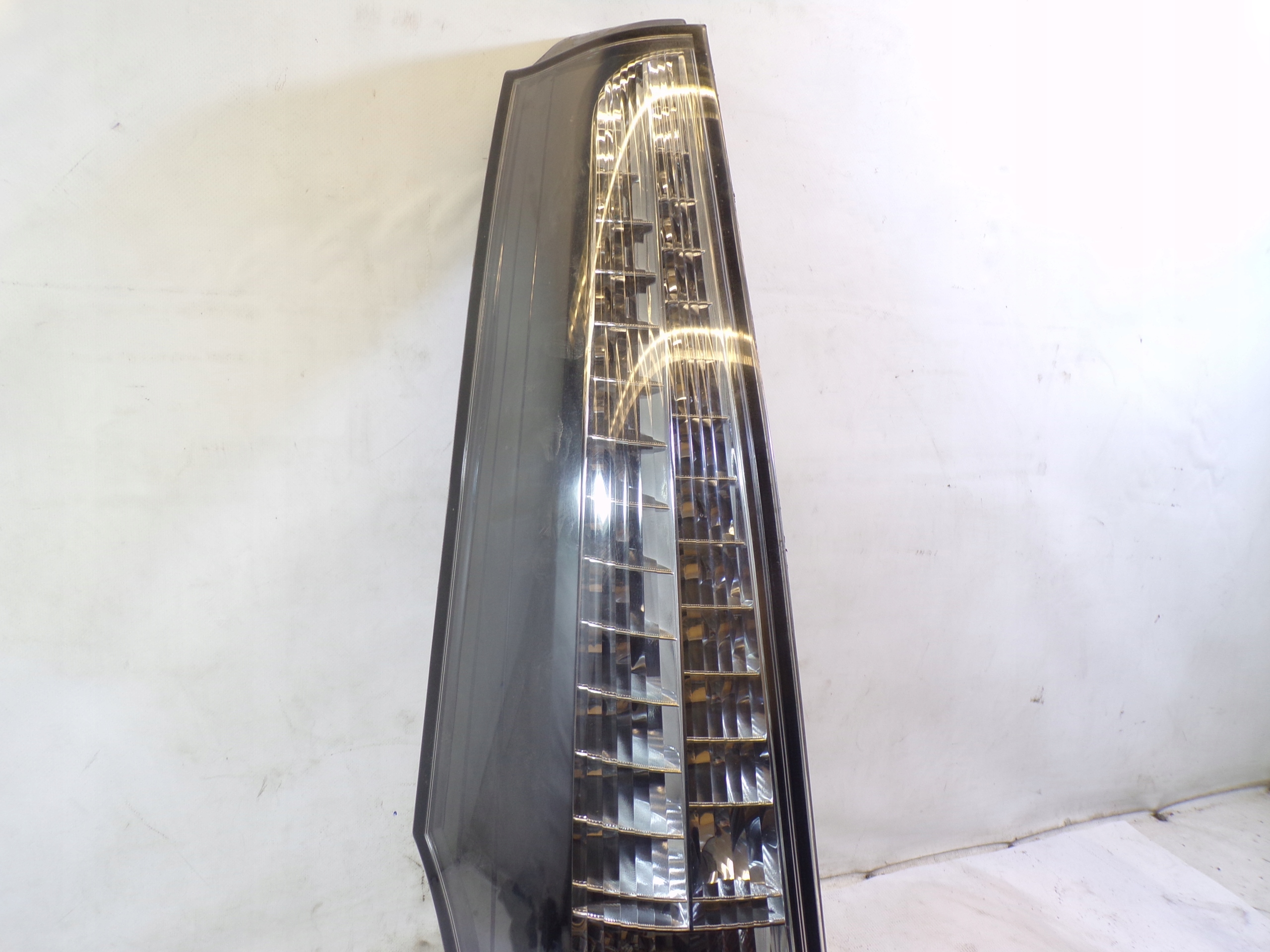 light rear rear part left MITSUBISHI GRANDIS (1)