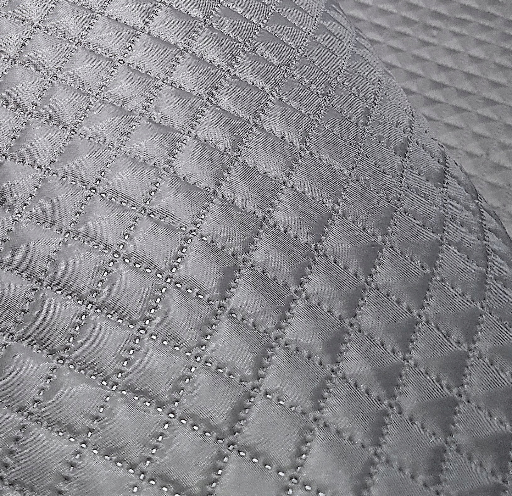 120gr 50 bm Šedá prošívaná podšívka s kosočtverci 2x2 Podšívka z tkaniny pro oděvy