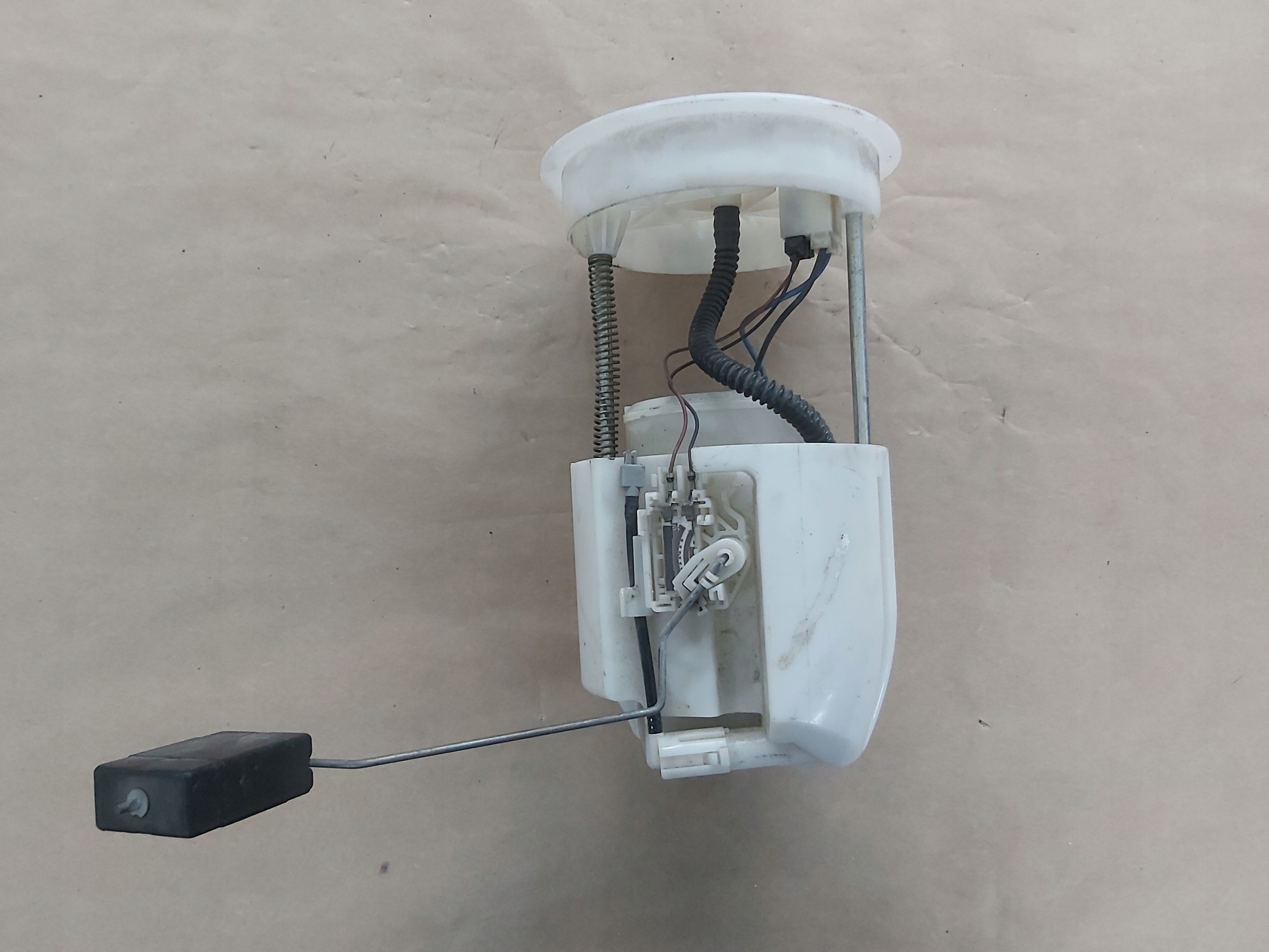 pumpa pumpa goriva PLYWAK L33X-1335X MAZDA 3
