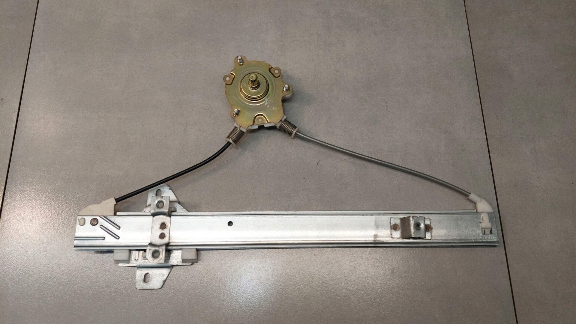 window regulator left rear part WAGON R+1.0