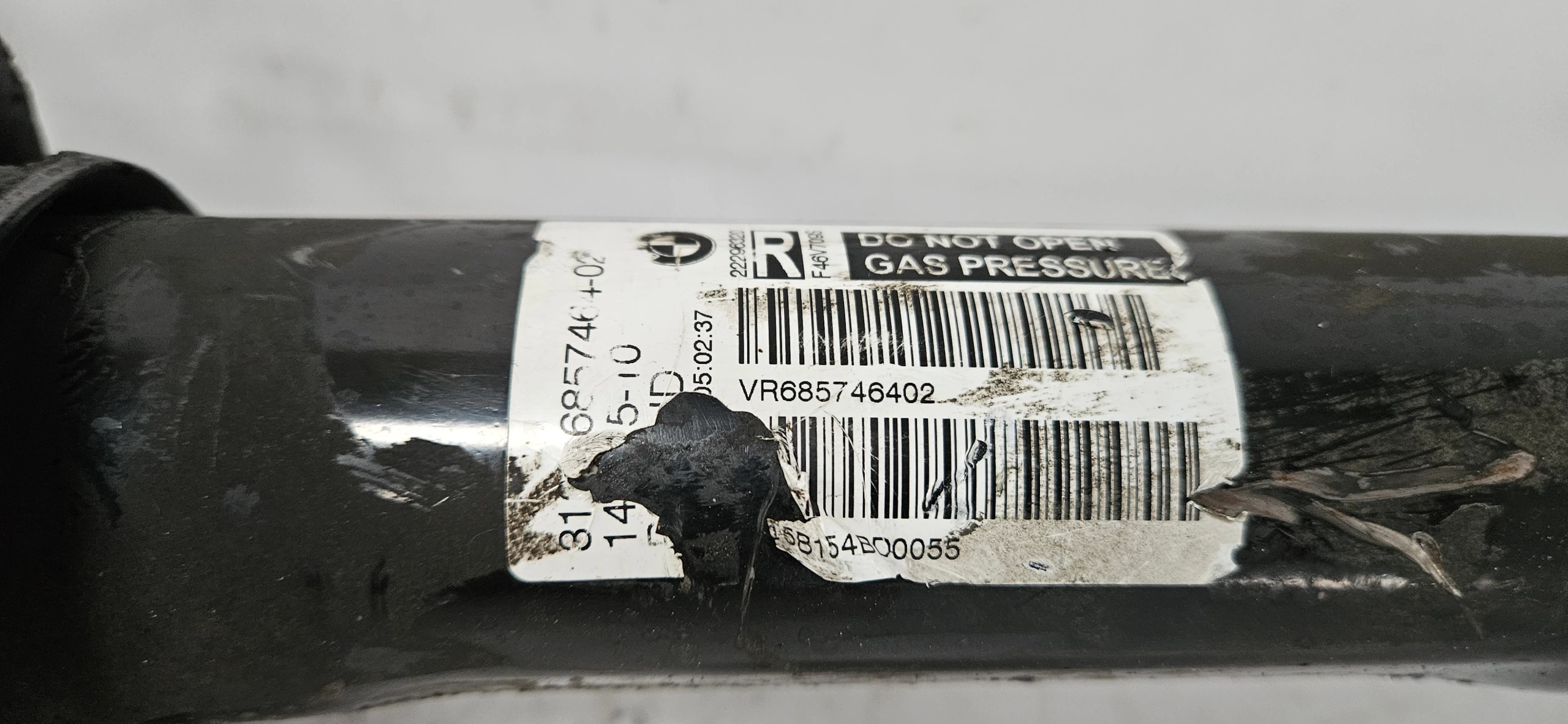 shock absorber right front BMW 2 F46 6857464