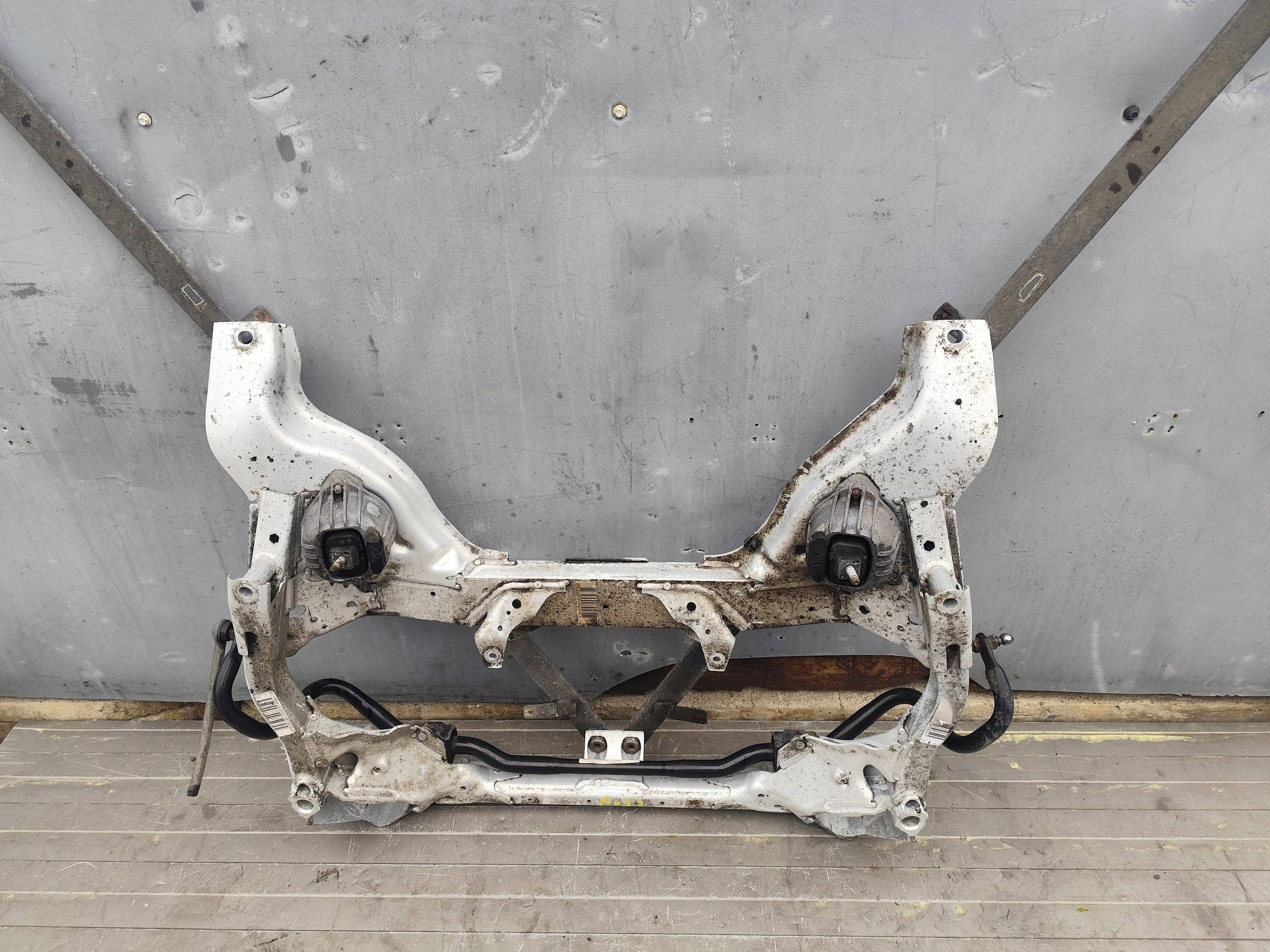 BMW E93 CABRIO subframe axle beam