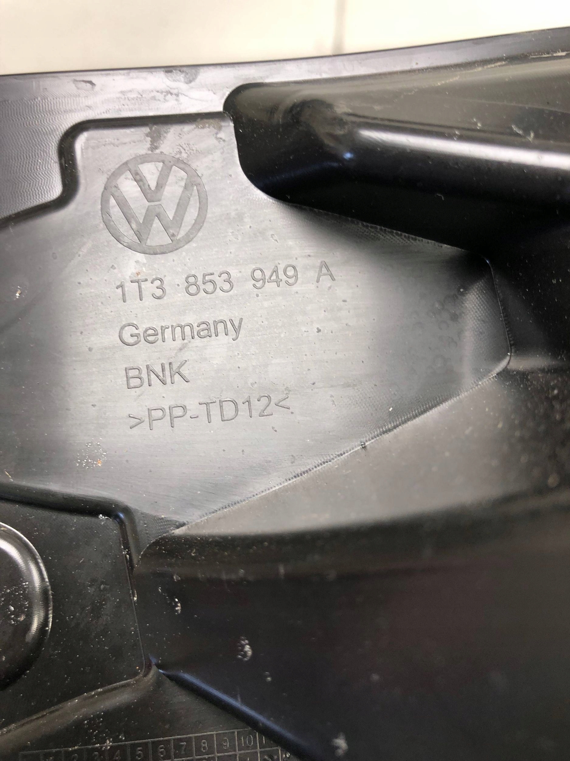 grid of a bumper left front VW ID BUZZ 1T3853949A