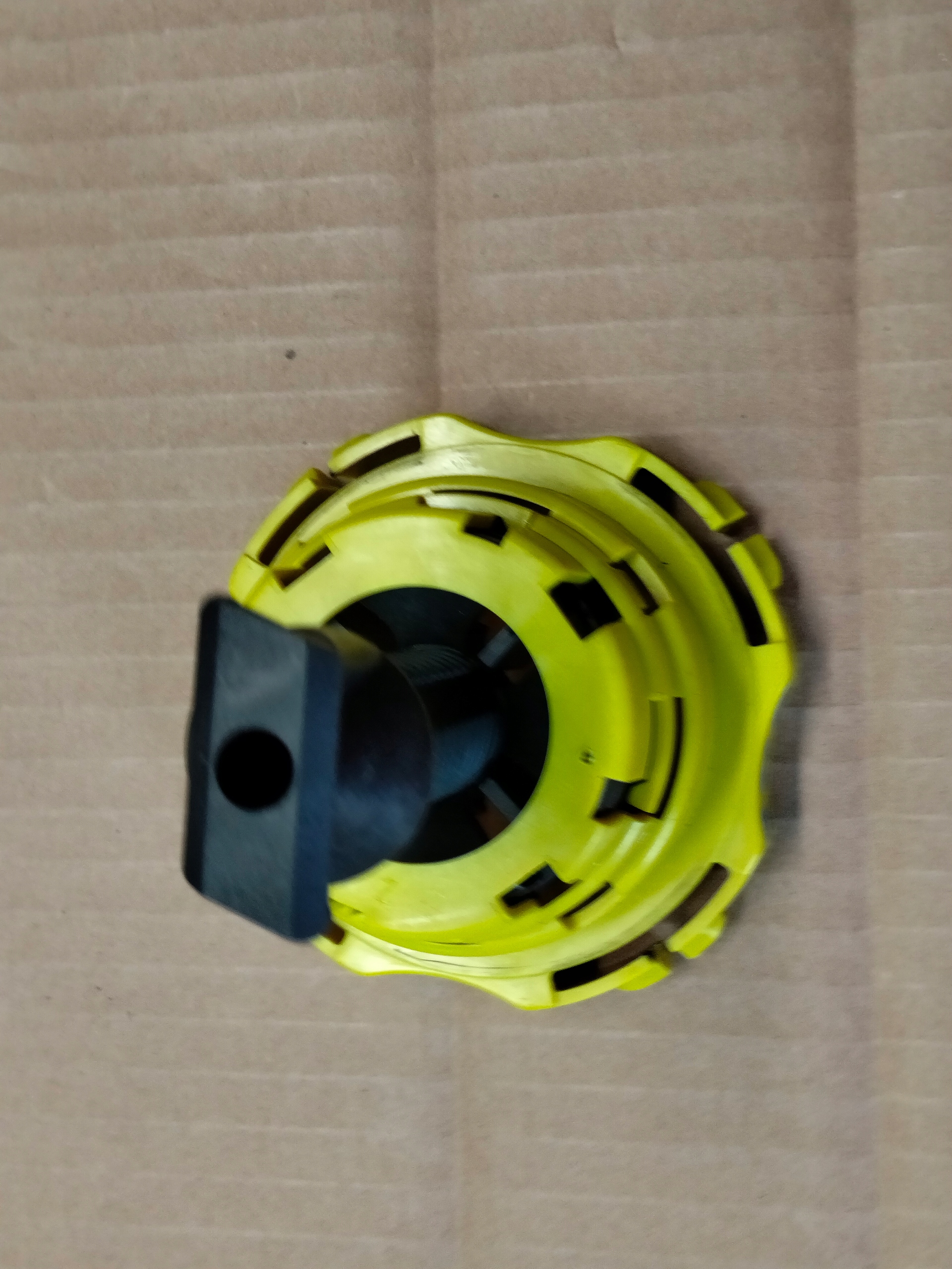 PEUGEOT 208 MOCOWANIE KOŁA ZAPASOWEGO Producent części Peugeot OE