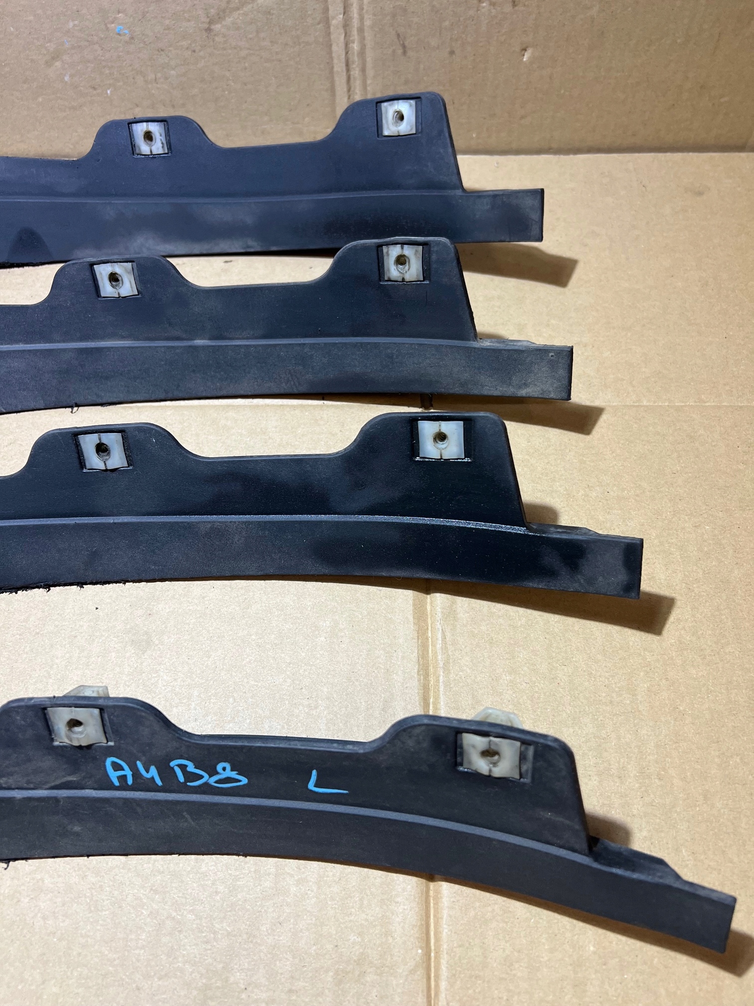 AUDI A4 B8 spoiler paraspruzzo NADKOLA Anteriore sinistra 8K0853887A