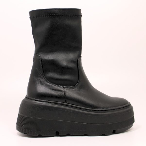 Kožené dámské kotníkové boty na silné platformě Kaduri 119 černé, velikost 37