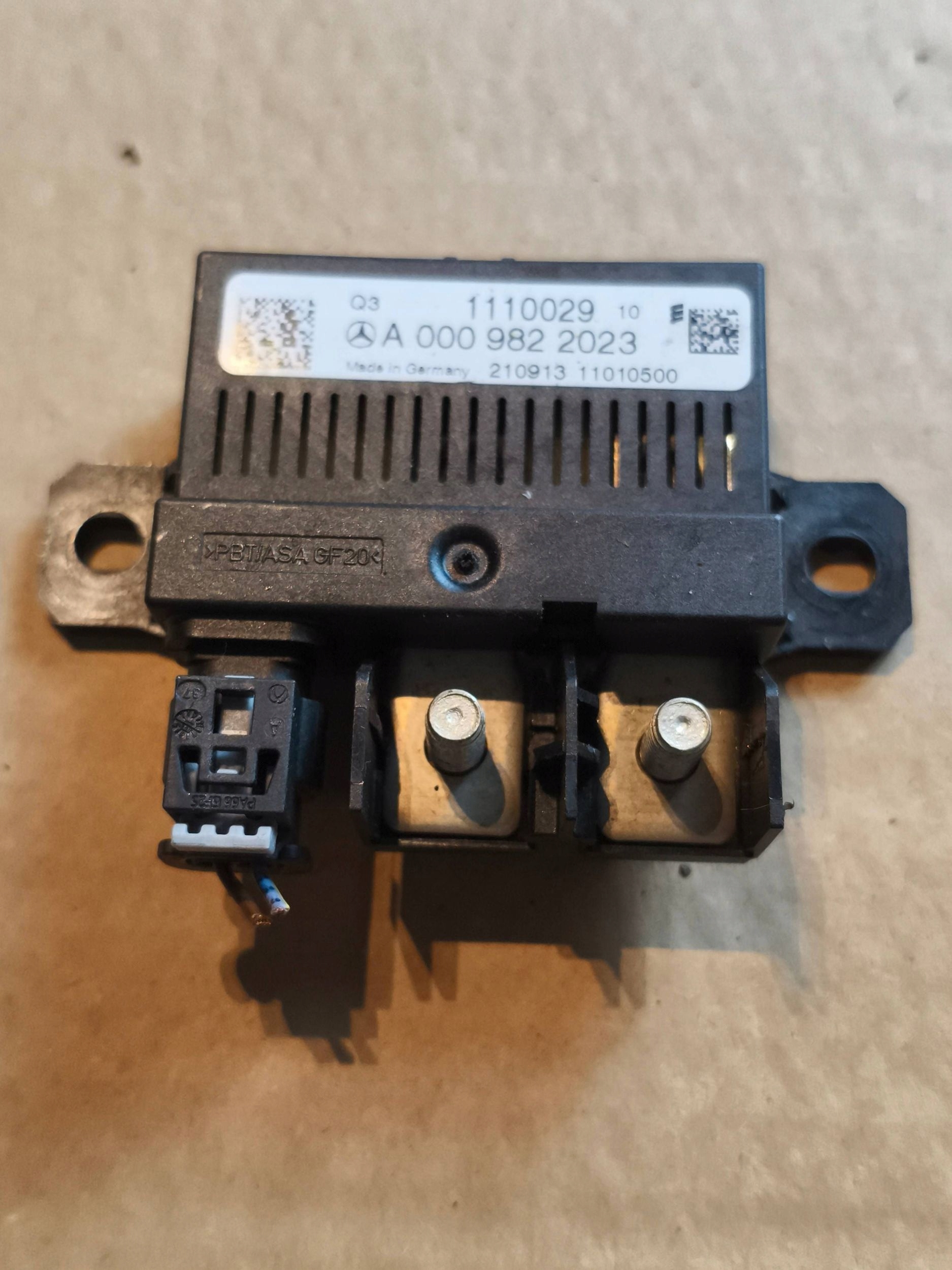 Mercedes-Benz E W212 relay ladowania